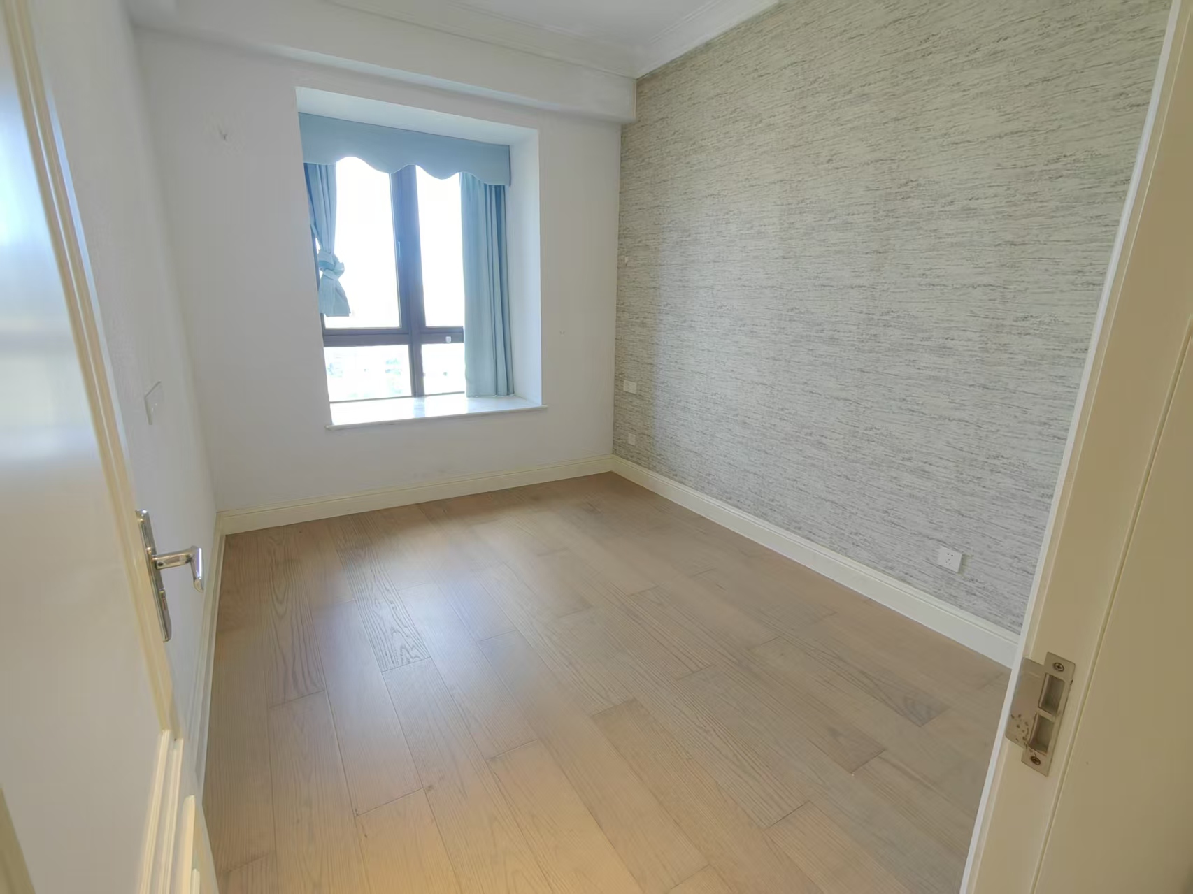 海航豪庭北苑  5室1厅3卫    10000.0元/月室内图