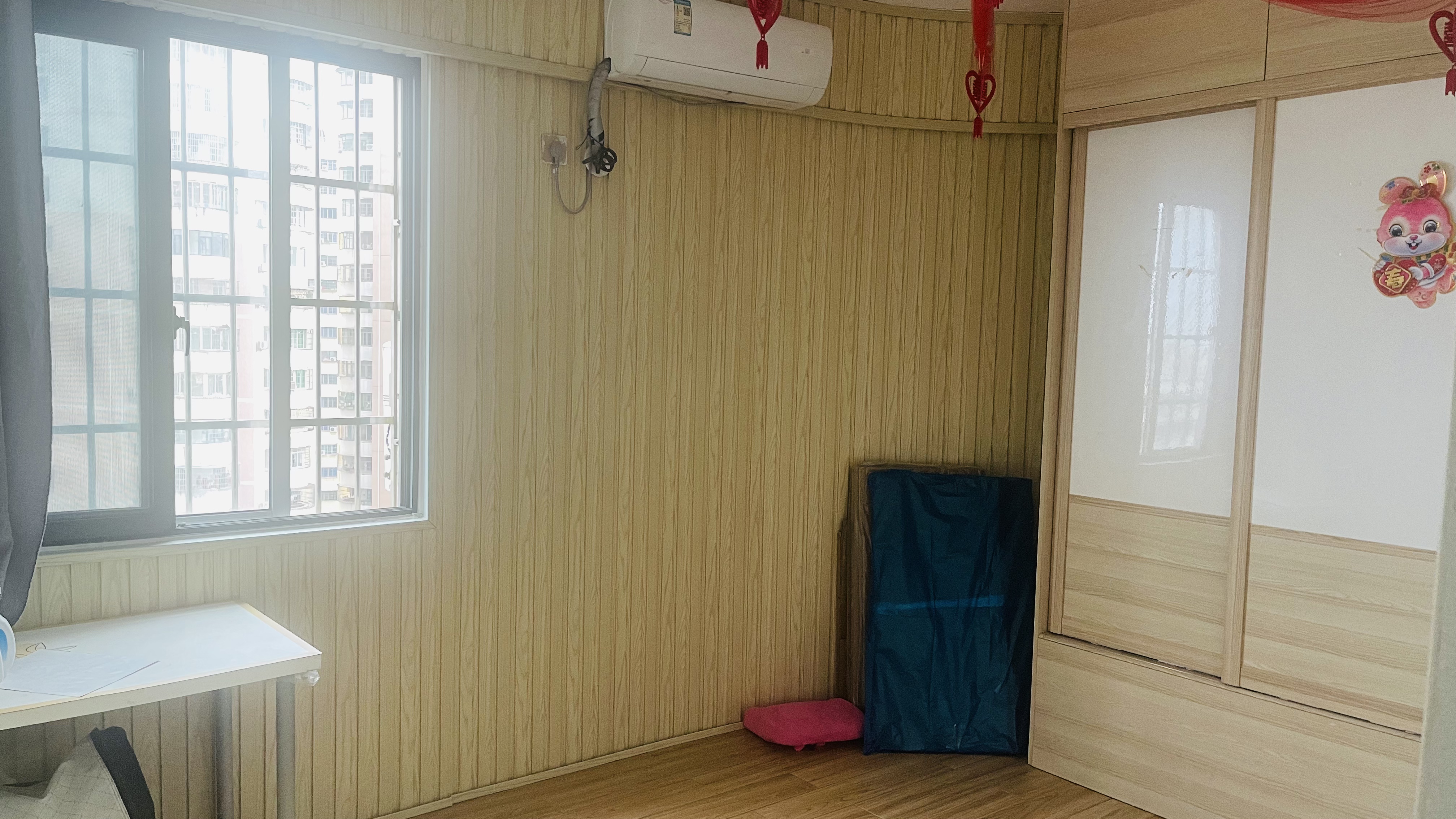 港苑小区 3室2厅1卫 2200.0元/月 港苑小区 3室2厅1卫 2200.0元/月室内图