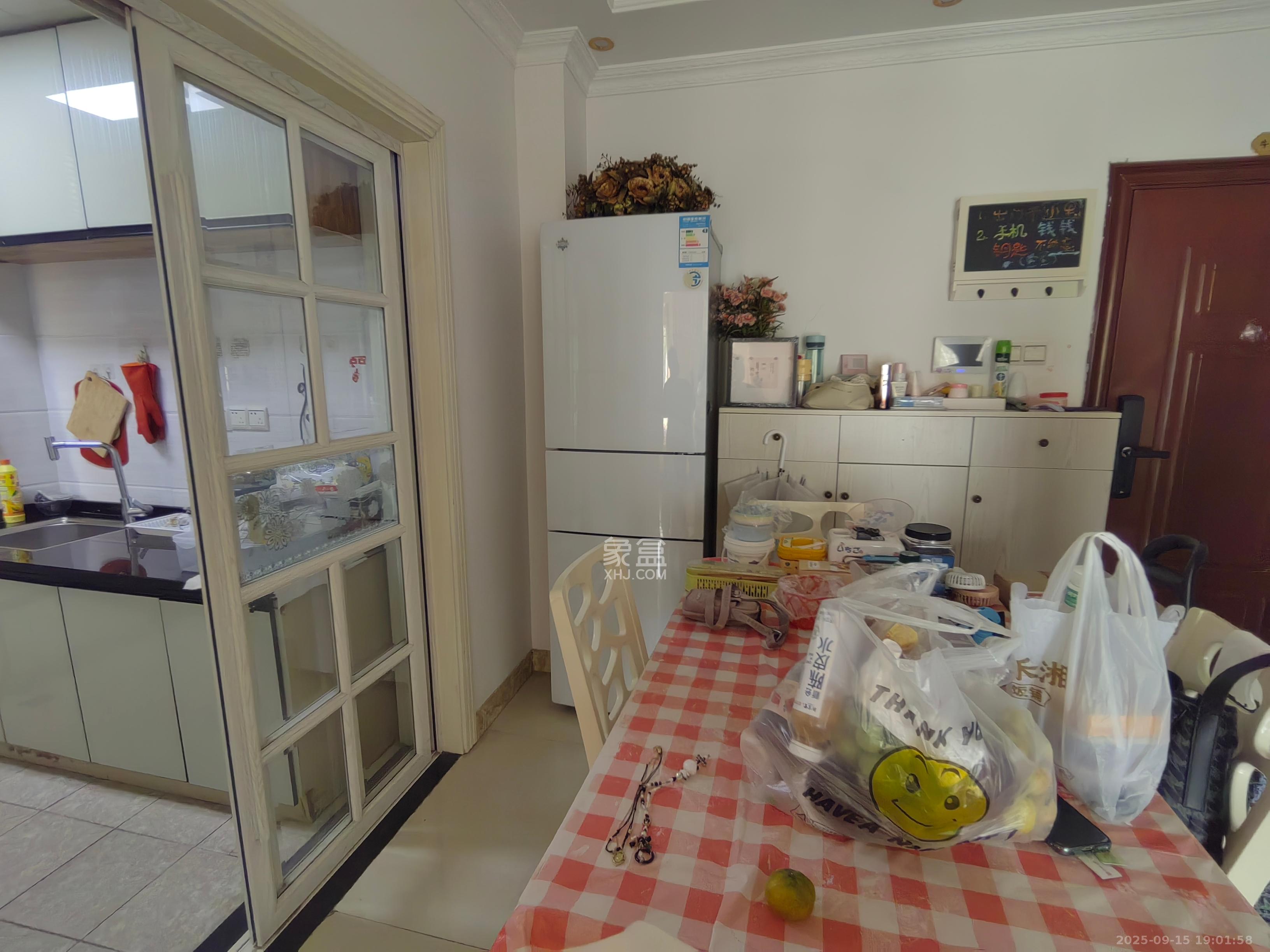 丰园城(鄱阳小区二期) 2室2厅1卫 1650.00元/月 丰园城(鄱阳小区二期) 2室2厅1卫 1650.00元/月室内图