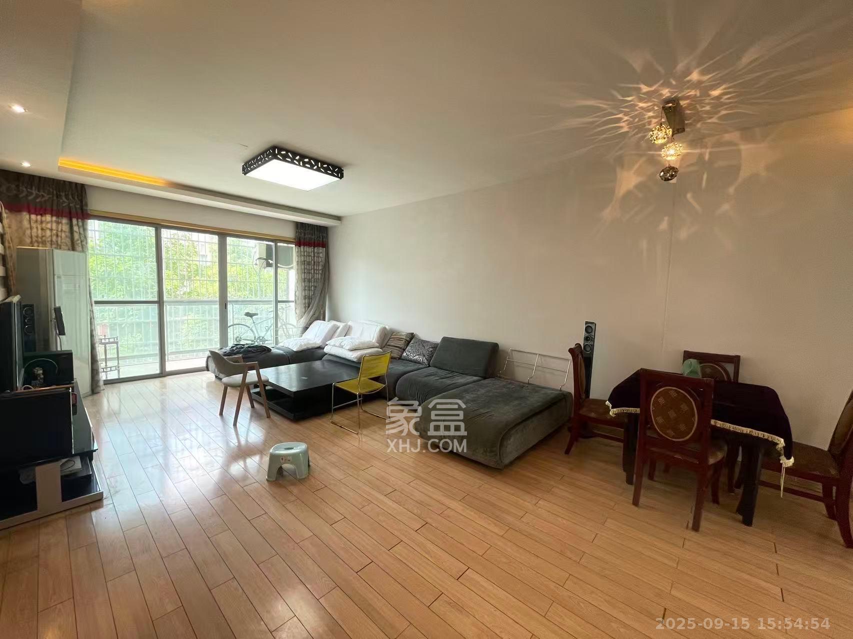 阳光100二期 3室2厅2卫 2800.0元/月 阳光100二期 3室2厅2卫 2800.0元/月室内图