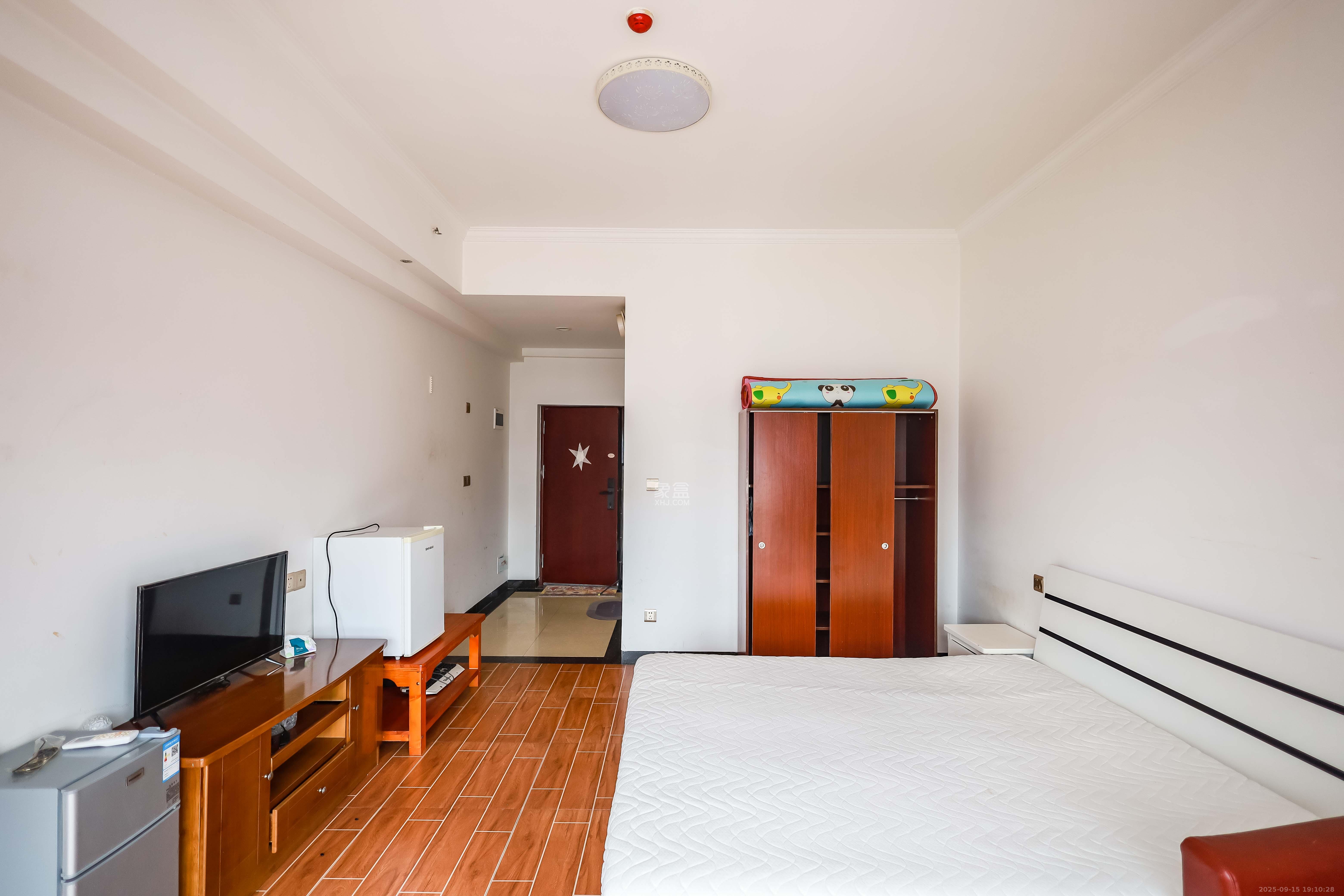 荣盛花语馨苑  1室1厅1卫    19.9万卧室