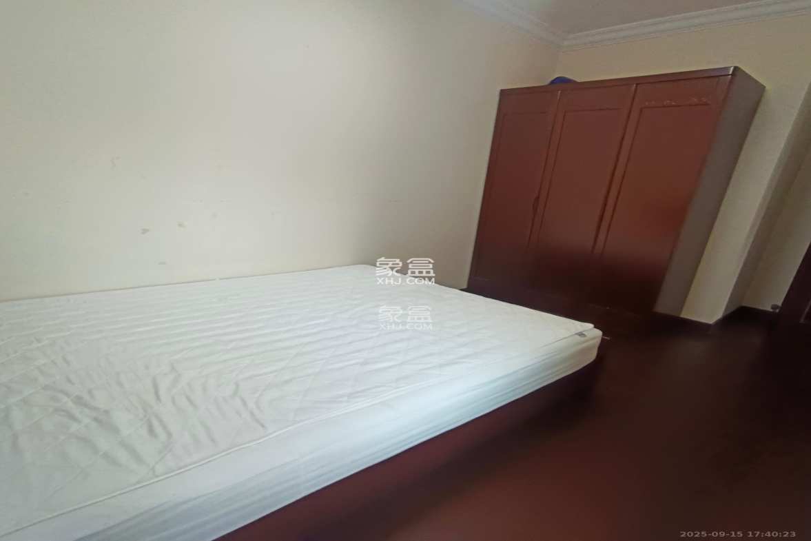 恒大雅苑 3室2厅2卫 2600.0元/月 恒大雅苑 3室2厅2卫 2600.0元/月室内图