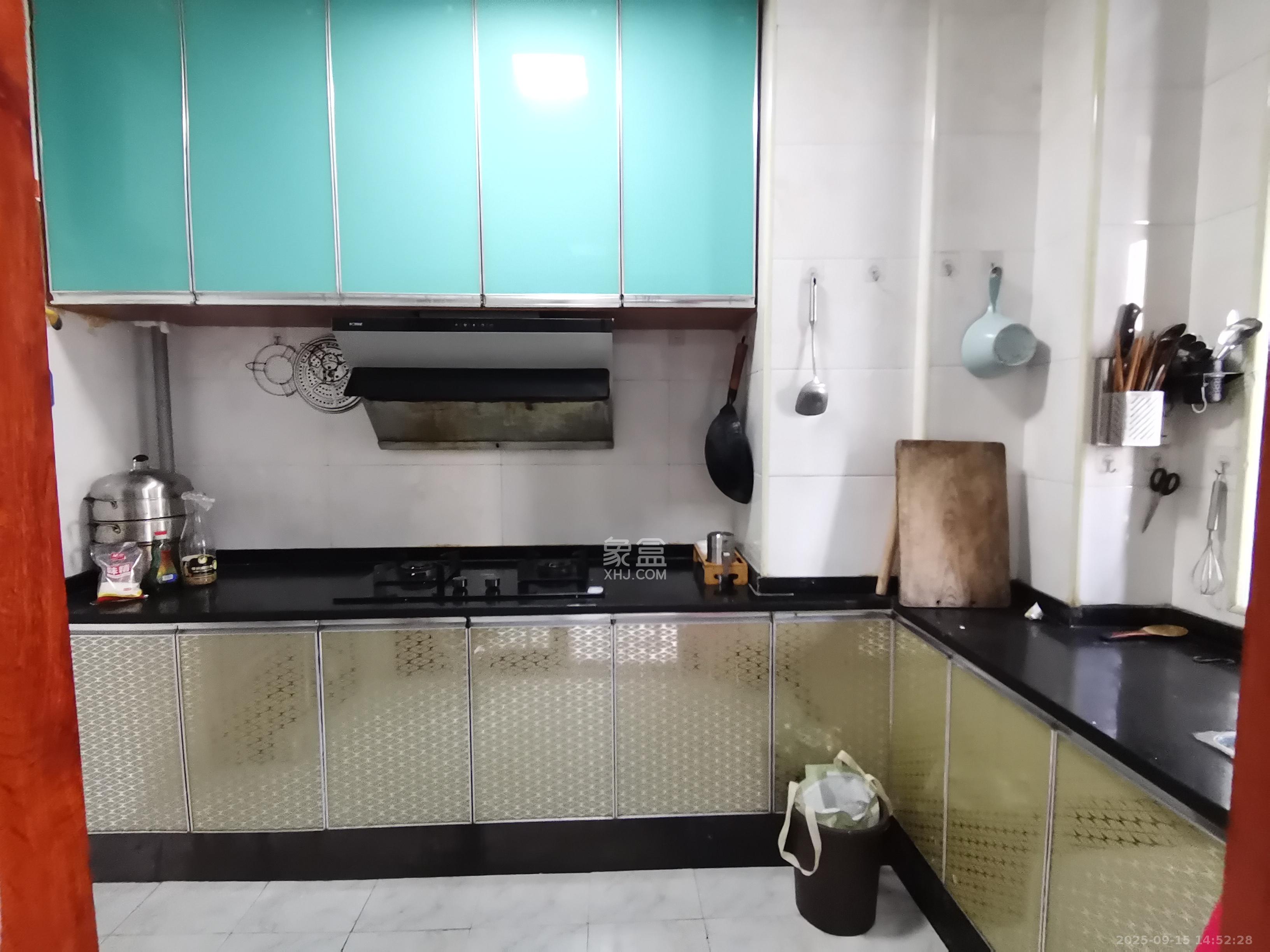 通用时代国际社区  3室2厅2卫    3000.0元/月室内图