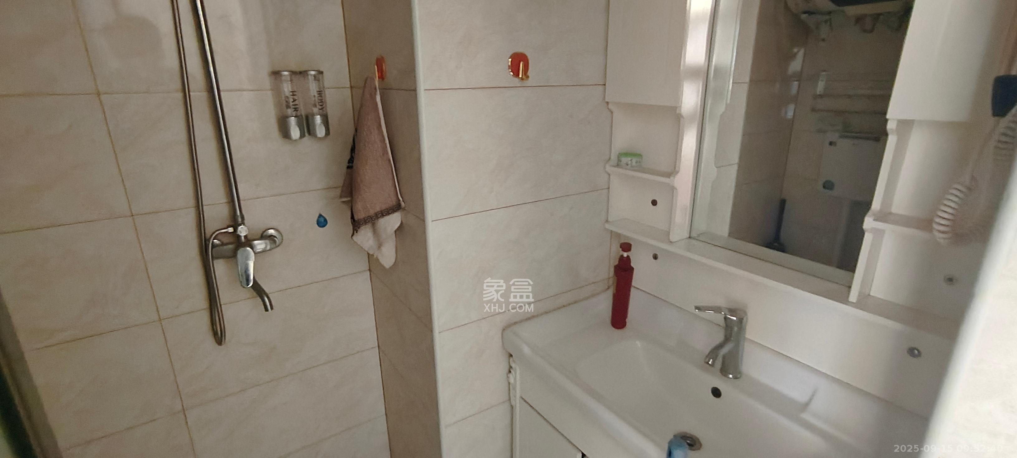 叠彩兰亭  1室1厅1卫    1400.0元/月室内图