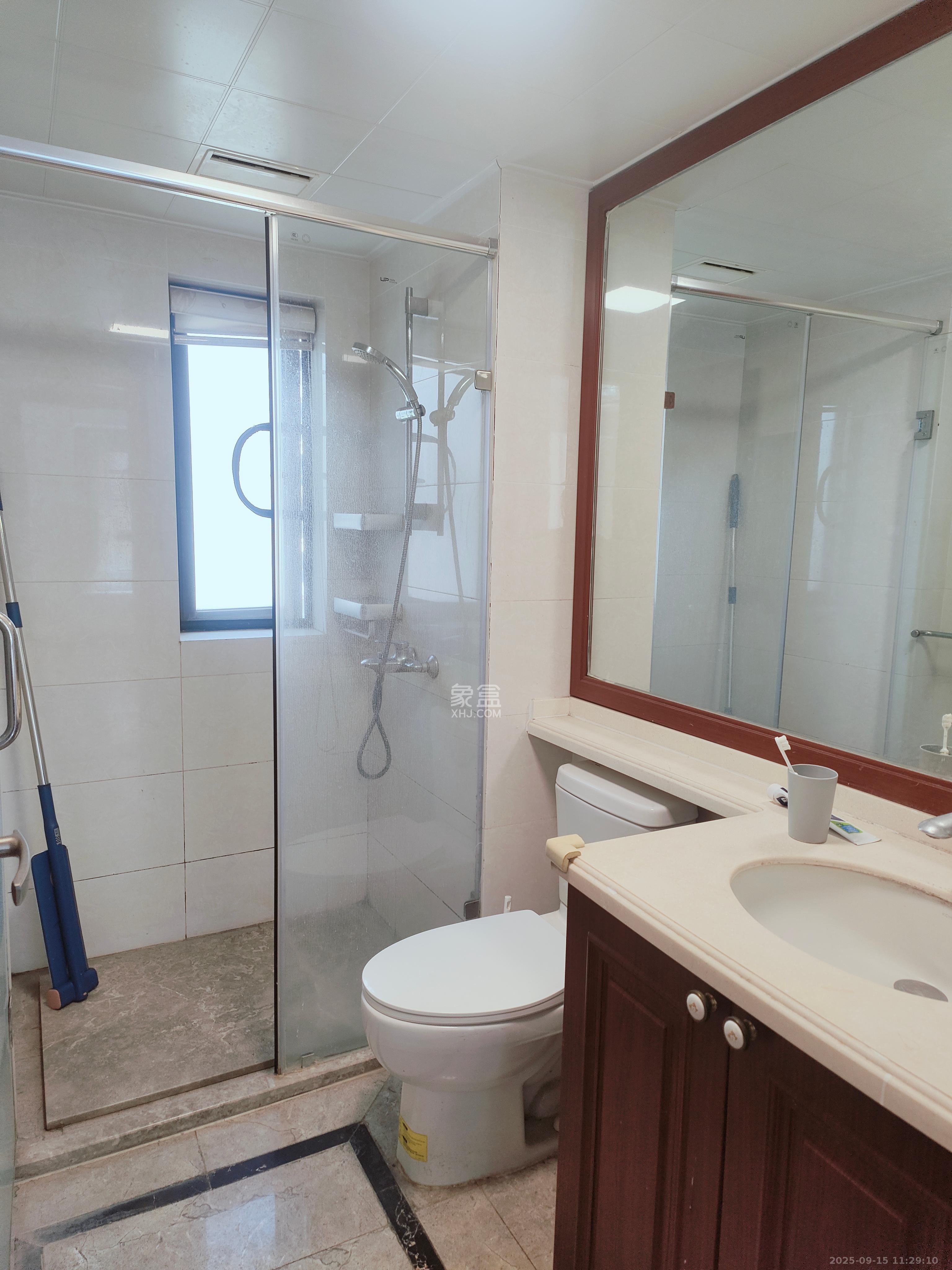 中海新城熙岸(中信新城五期)  3室2厅1卫    2400.0元/月 中海新城熙岸(中信新城五期)  3室2厅1卫    2400.0元/月室内图