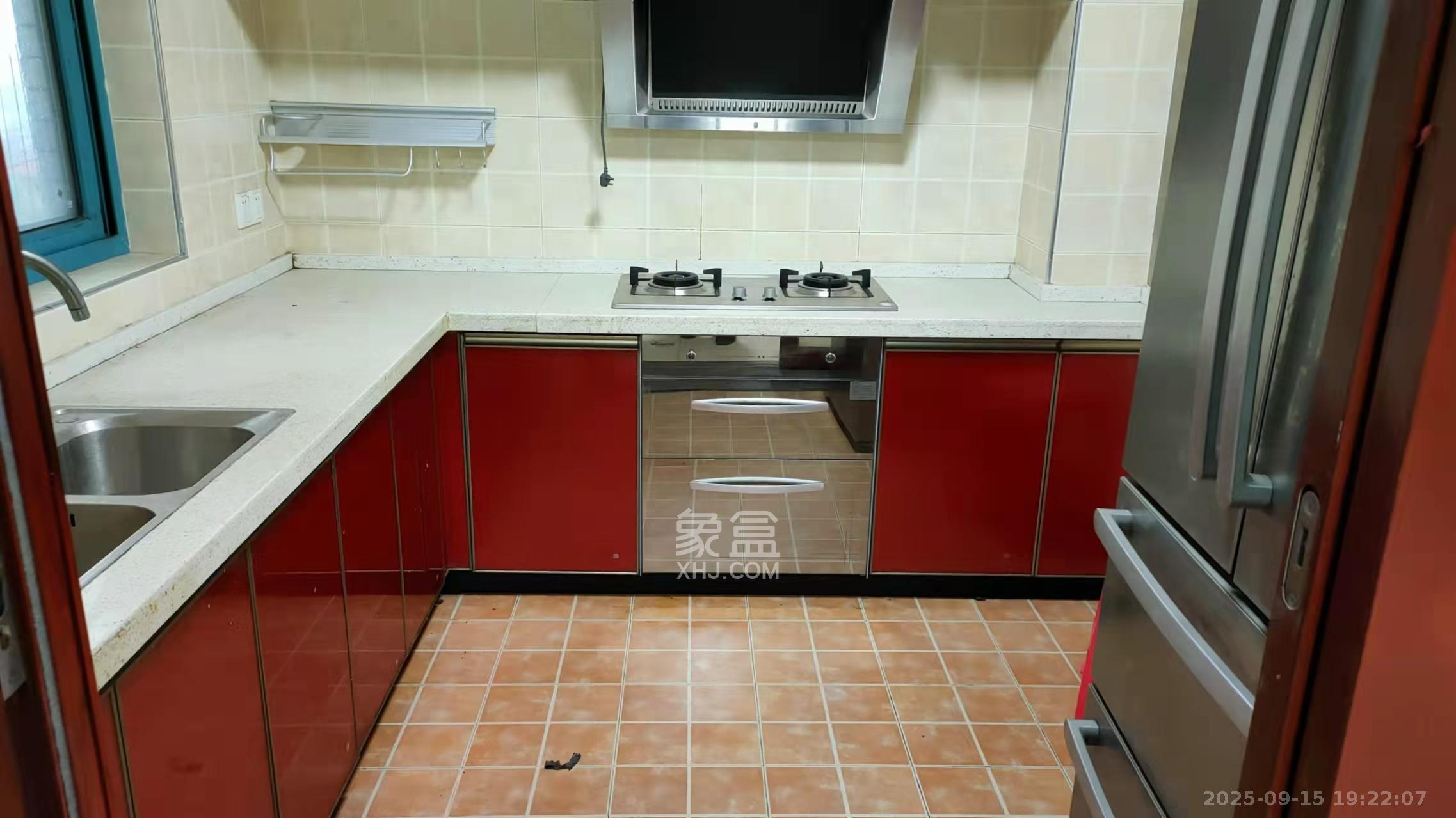 蝴蝶谷 4室2厅2卫 2000.0元/月 蝴蝶谷 4室2厅2卫 2000.0元/月室内图