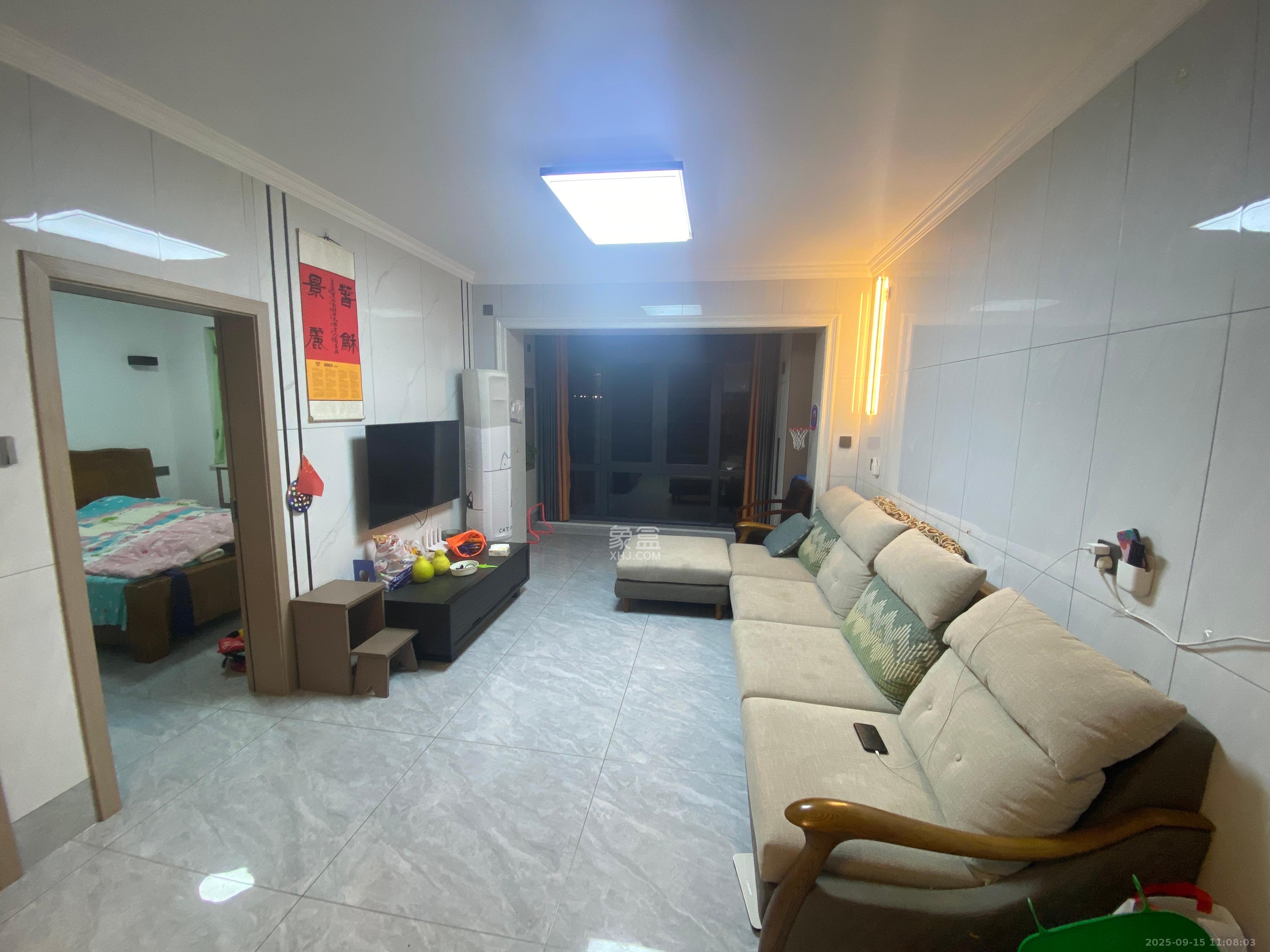 洋湖和园(福联嘉苑)  2室2厅1卫    2300.0元/月 洋湖和园(福联嘉苑)  2室2厅1卫    2300.0元/月