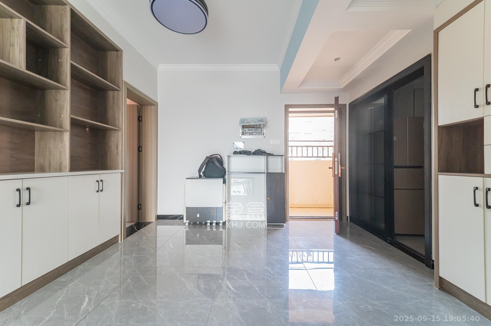 深业喜汇 2室2厅1卫 56.0万 深业喜汇 2室2厅1卫 56.0万客厅