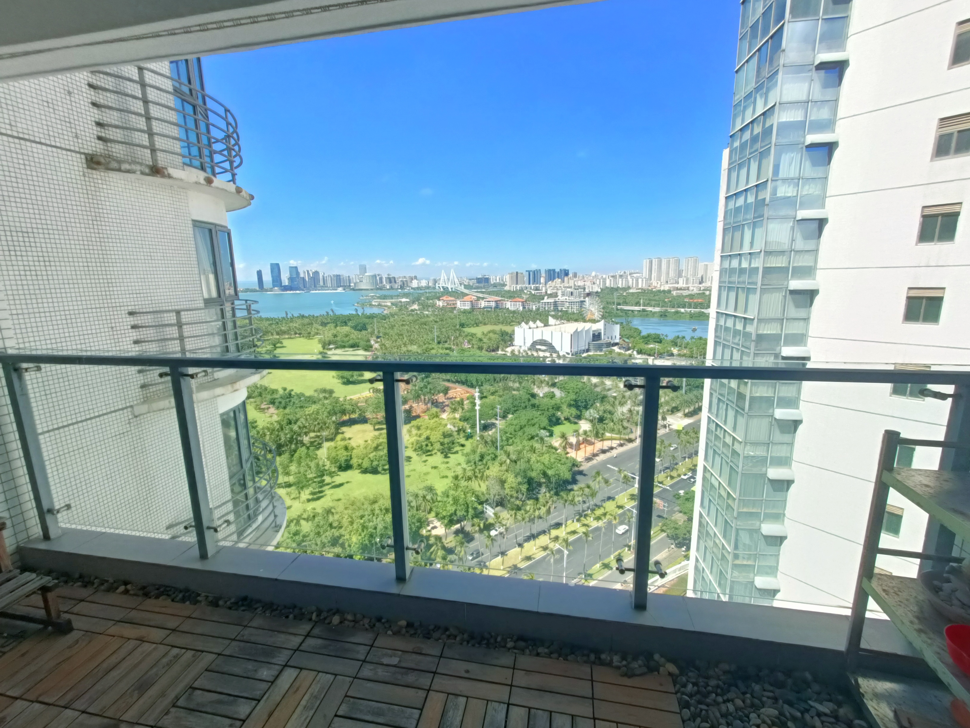 宝华海景  1室1厅1卫   2200.00元/月室内图