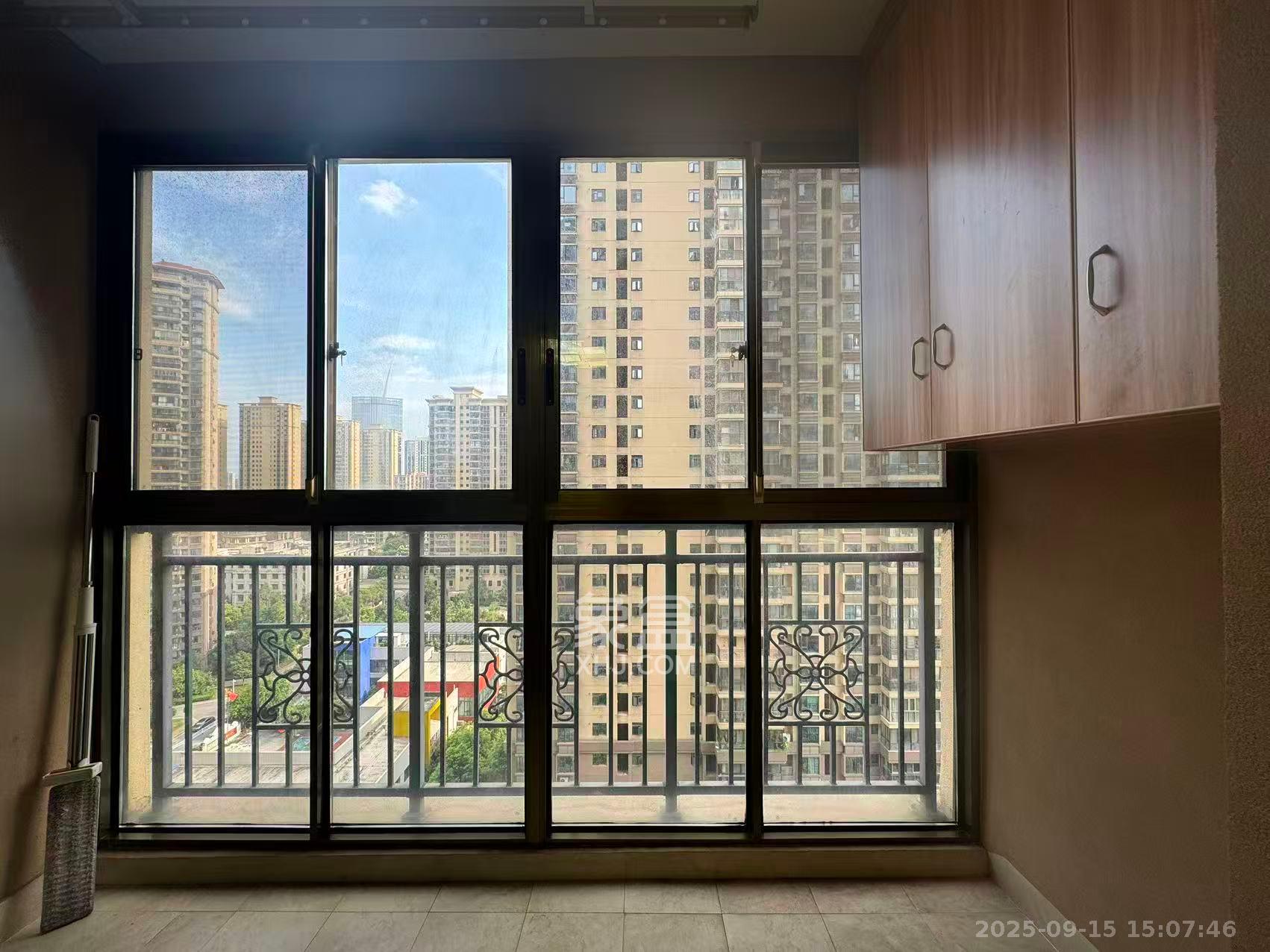 江山帝景哈佛  3室2厅1卫    2000.0元/月 江山帝景哈佛  3室2厅1卫    2000.0元/月室内图