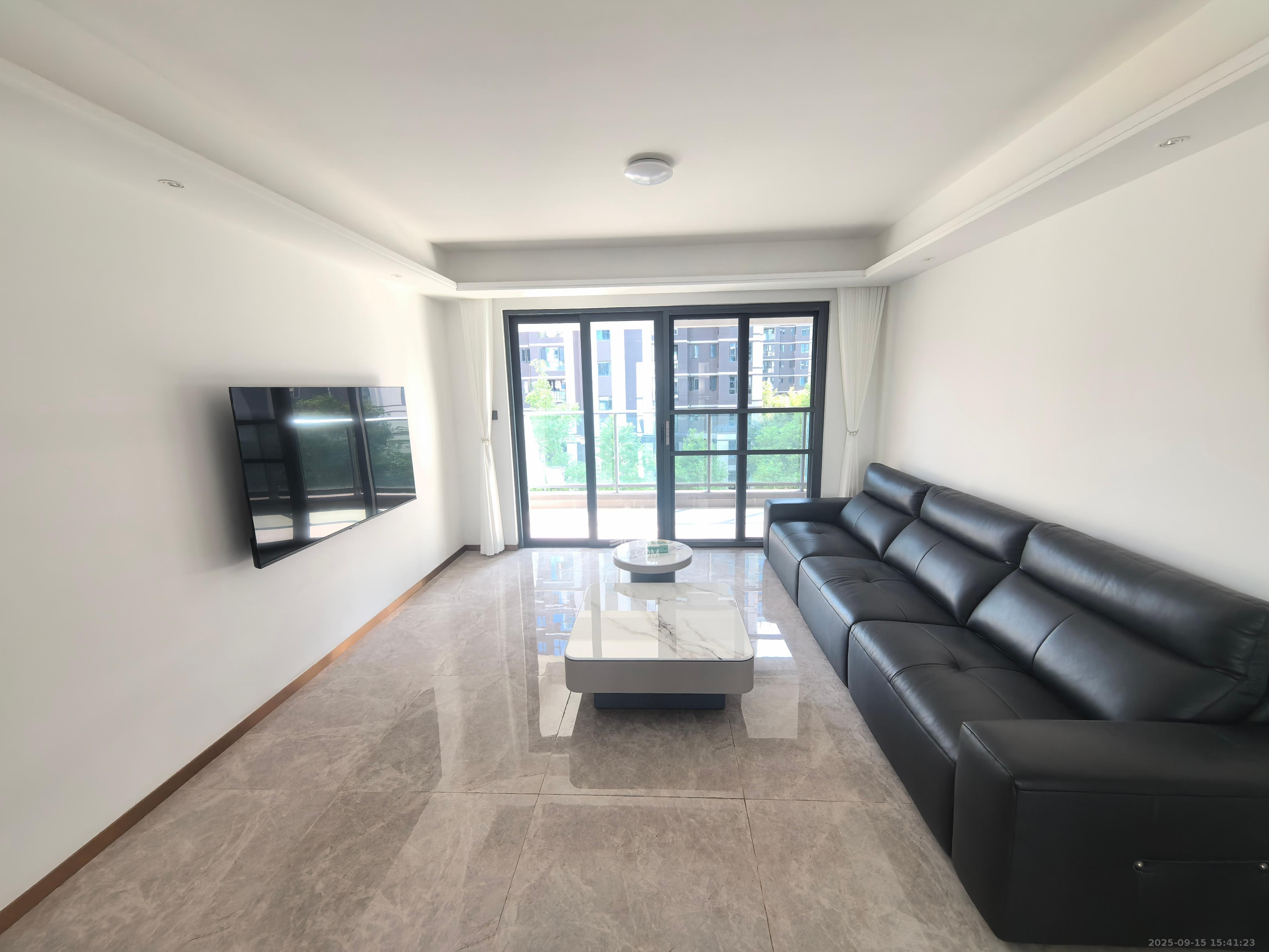 招商雍山湖 4室2厅2卫 4300.0元/月 招商雍山湖 4室2厅2卫 4300.0元/月室内图