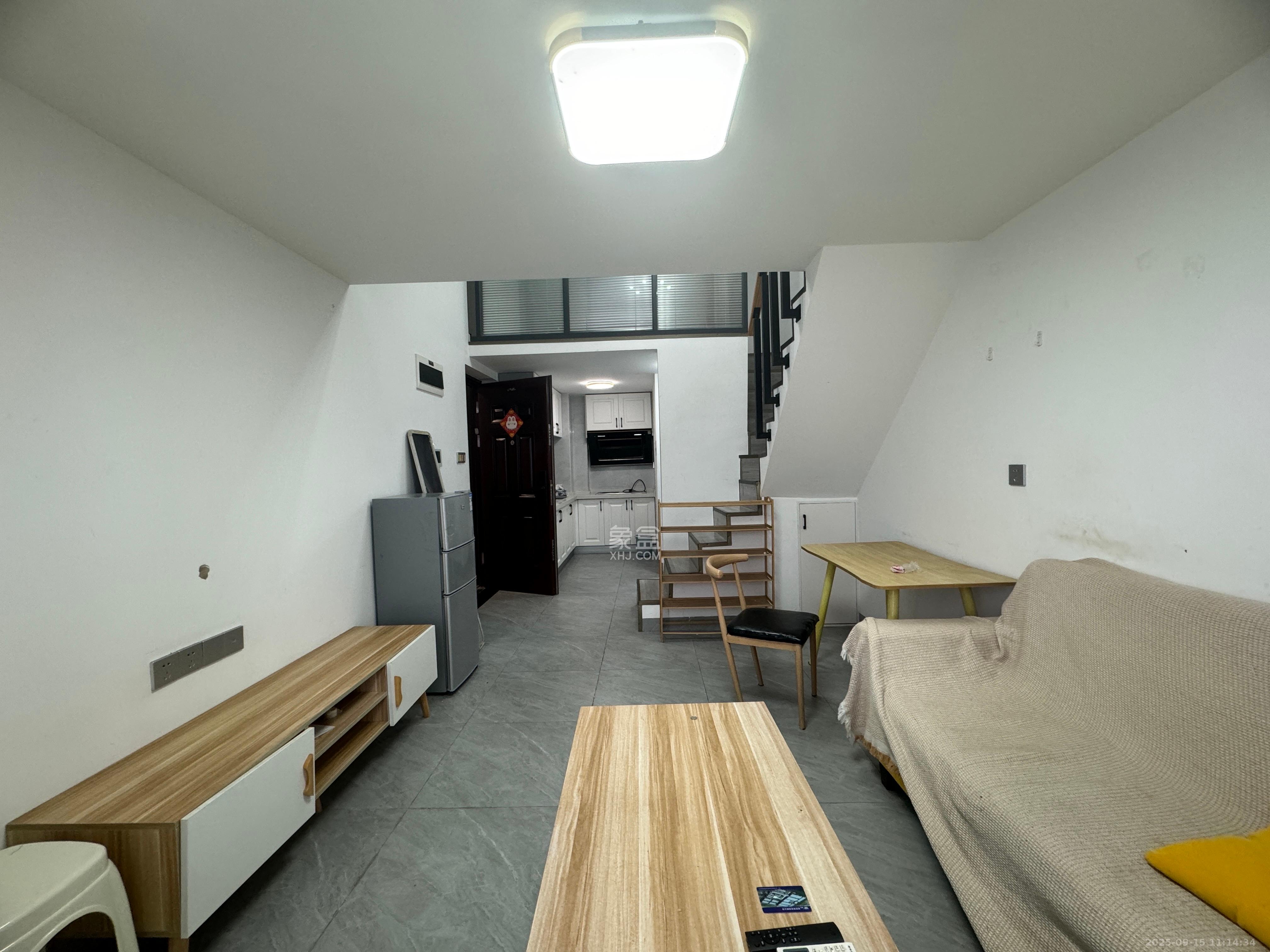 华润翡翠府  2室1厅1卫    1600.0元/月室内图