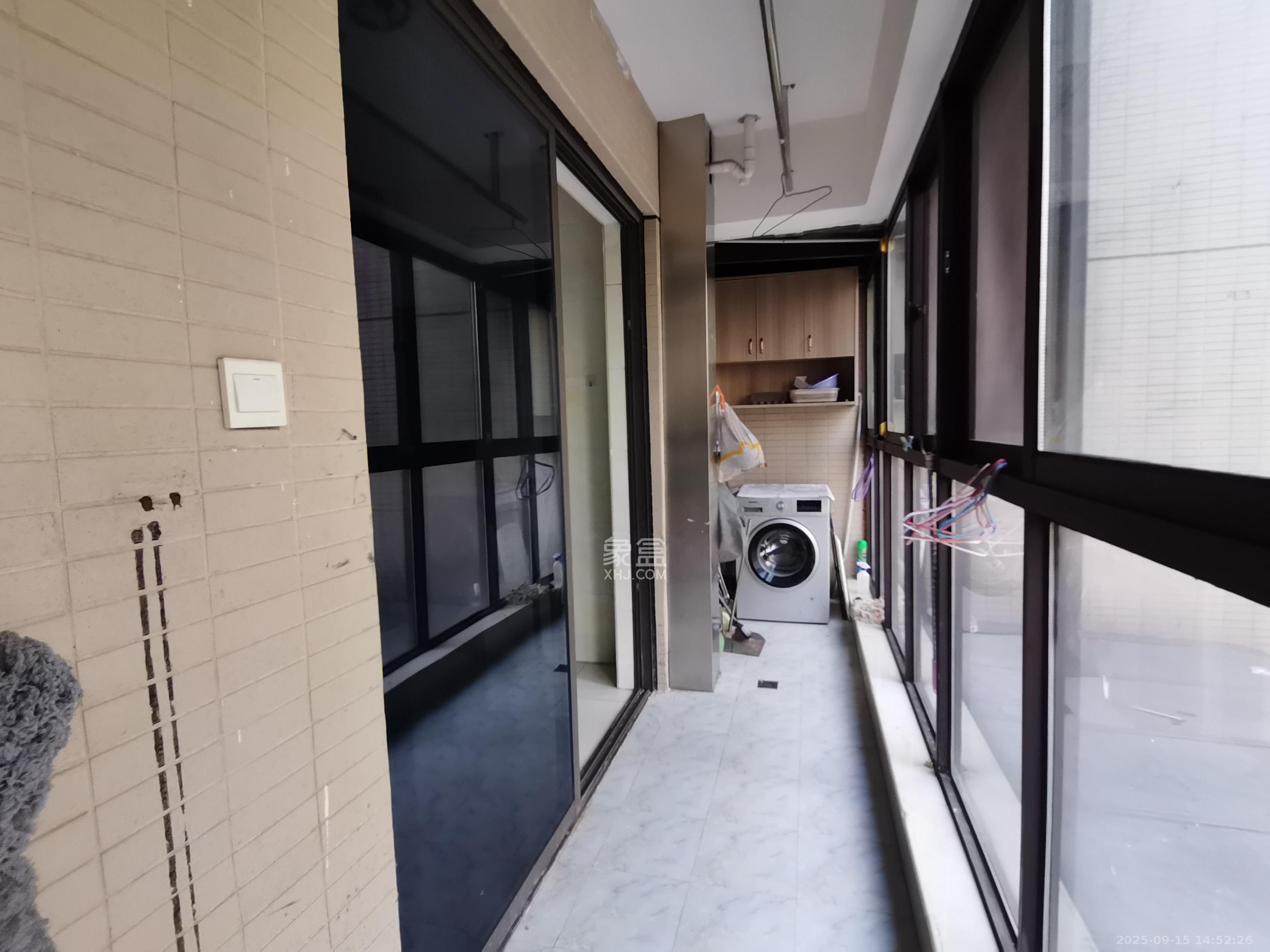 通用时代国际社区  3室2厅2卫    3000.0元/月室内图