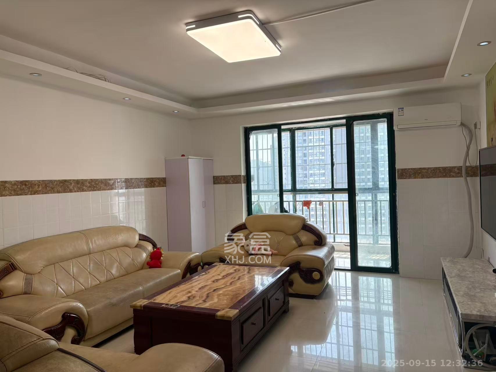 盛德碧瑞庭 3室2厅2卫 2200.0元/月 盛德碧瑞庭 3室2厅2卫 2200.0元/月室内图