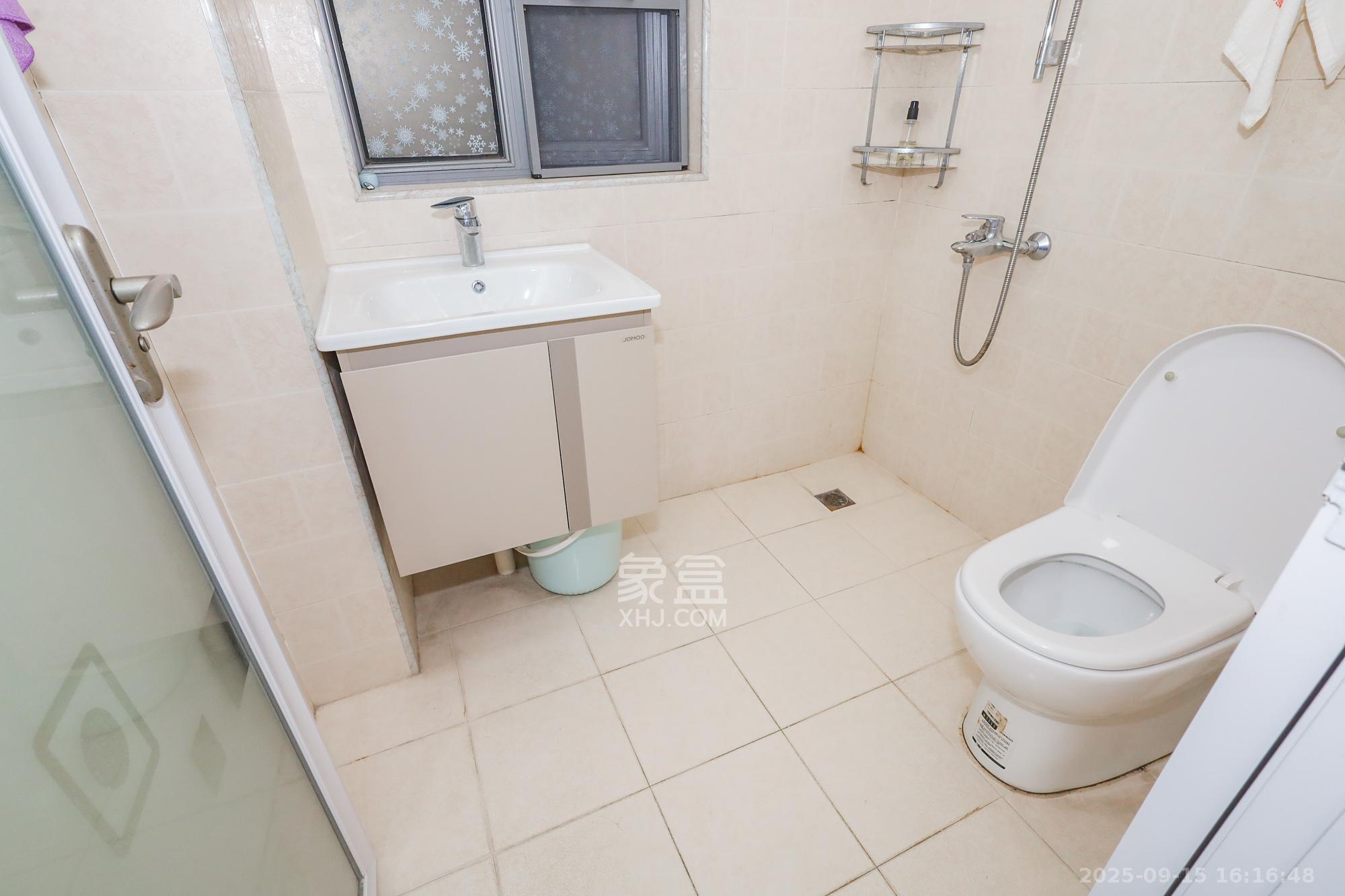 八方小区C区  3室2厅1卫    330.0万 八方小区C区  3室2厅1卫    330.0万卫生间