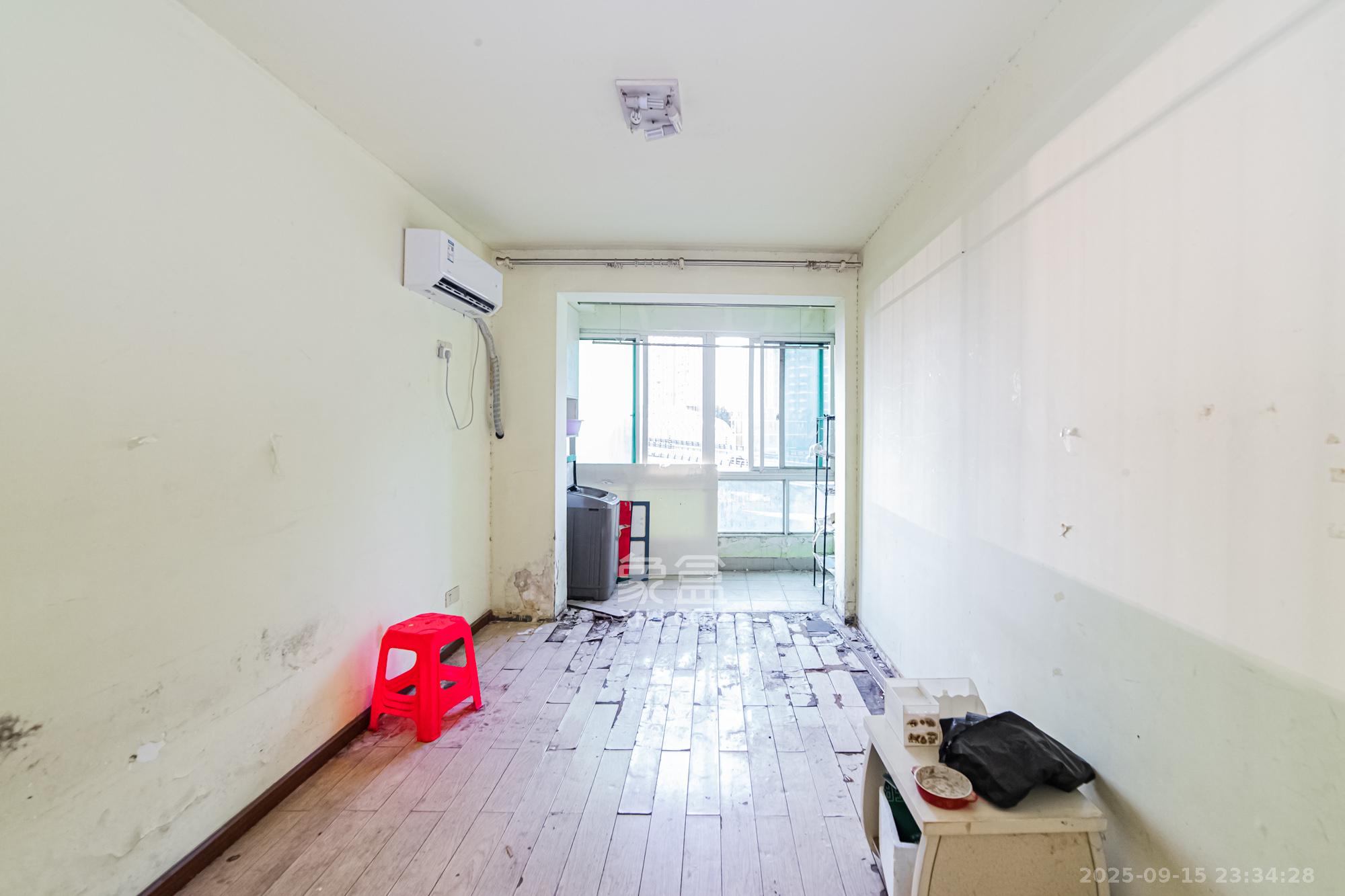 恒鑫澜北湾  3室2厅2卫    102.0万卧室