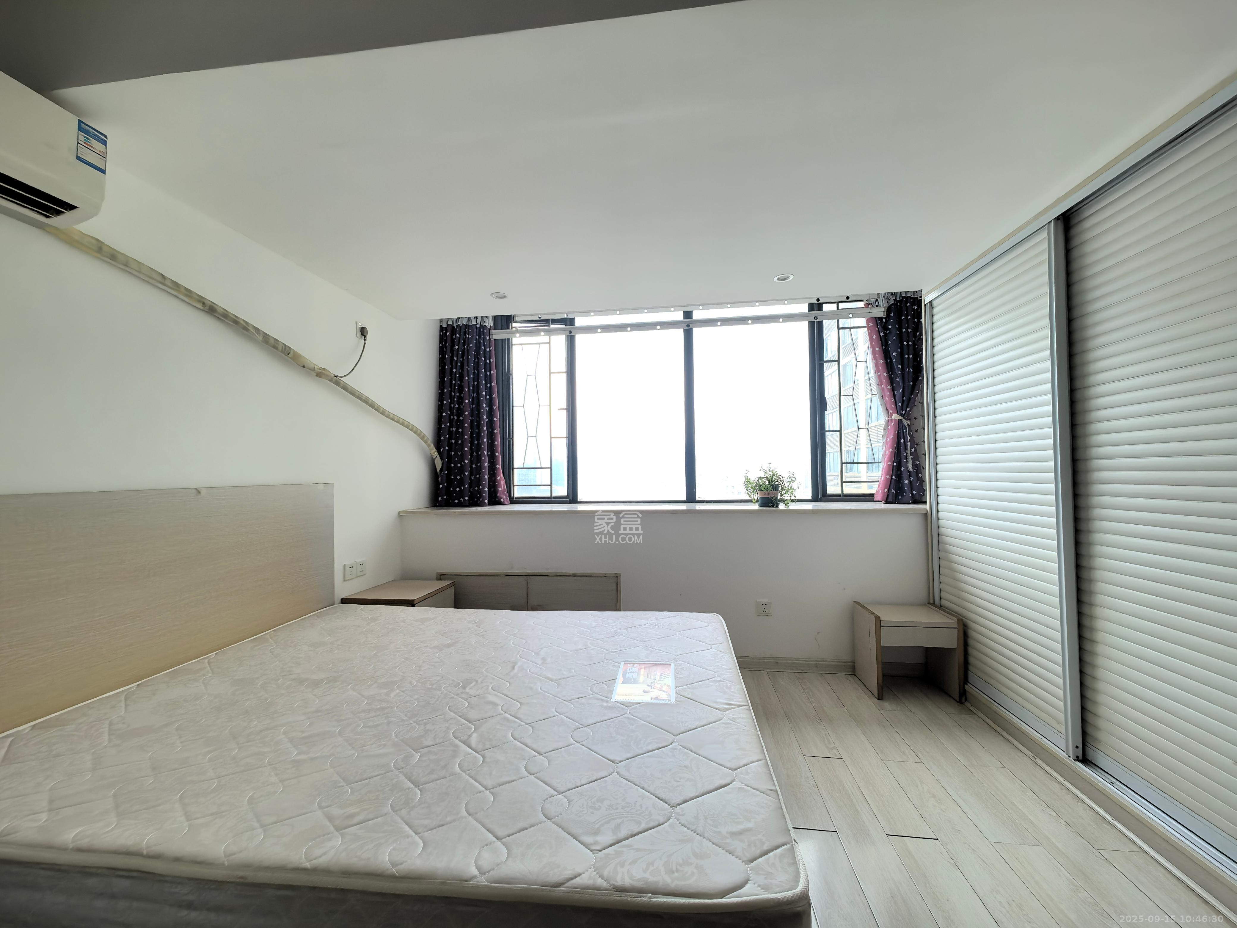 观园国际公寓  1室1厅1卫    1500.0元/月室内图