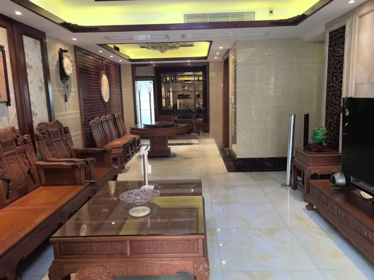 海阔天空-国瑞城二期(雅仕苑) 4室2厅2卫 5000.0元/月 海阔天空-国瑞城二期(雅仕苑) 4室2厅2卫 5000.0元/月室内图