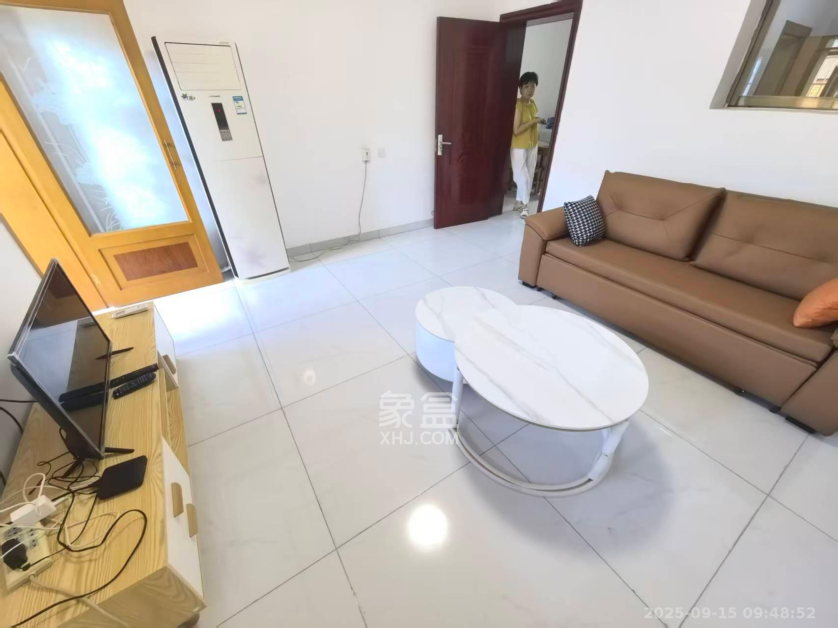 望月湖小区十片  3室2厅1卫    2100.0元/月室内图