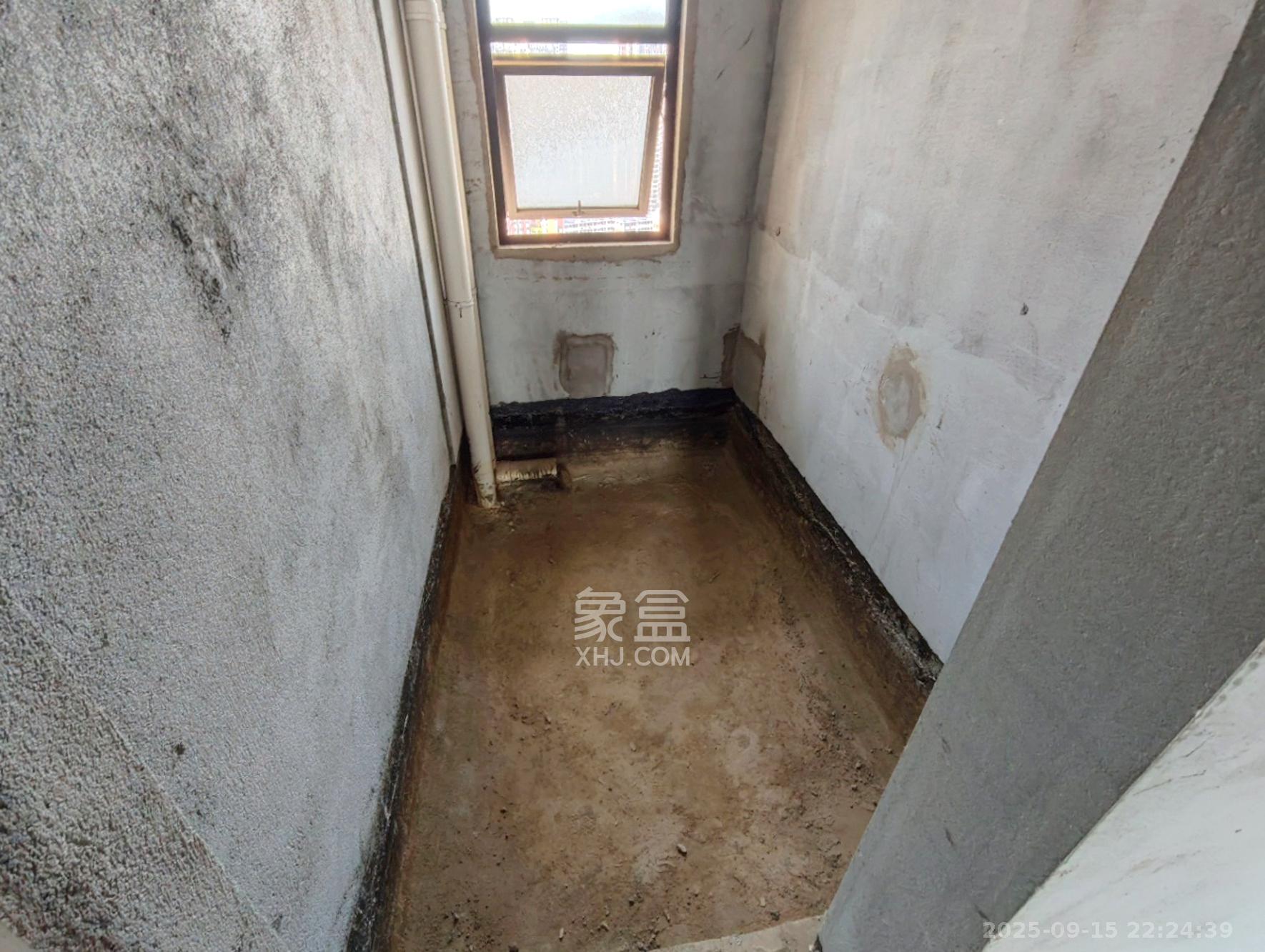 润和滨江府  4室2厅2卫    115.0万 润和滨江府  4室2厅2卫    115.0万卫生间