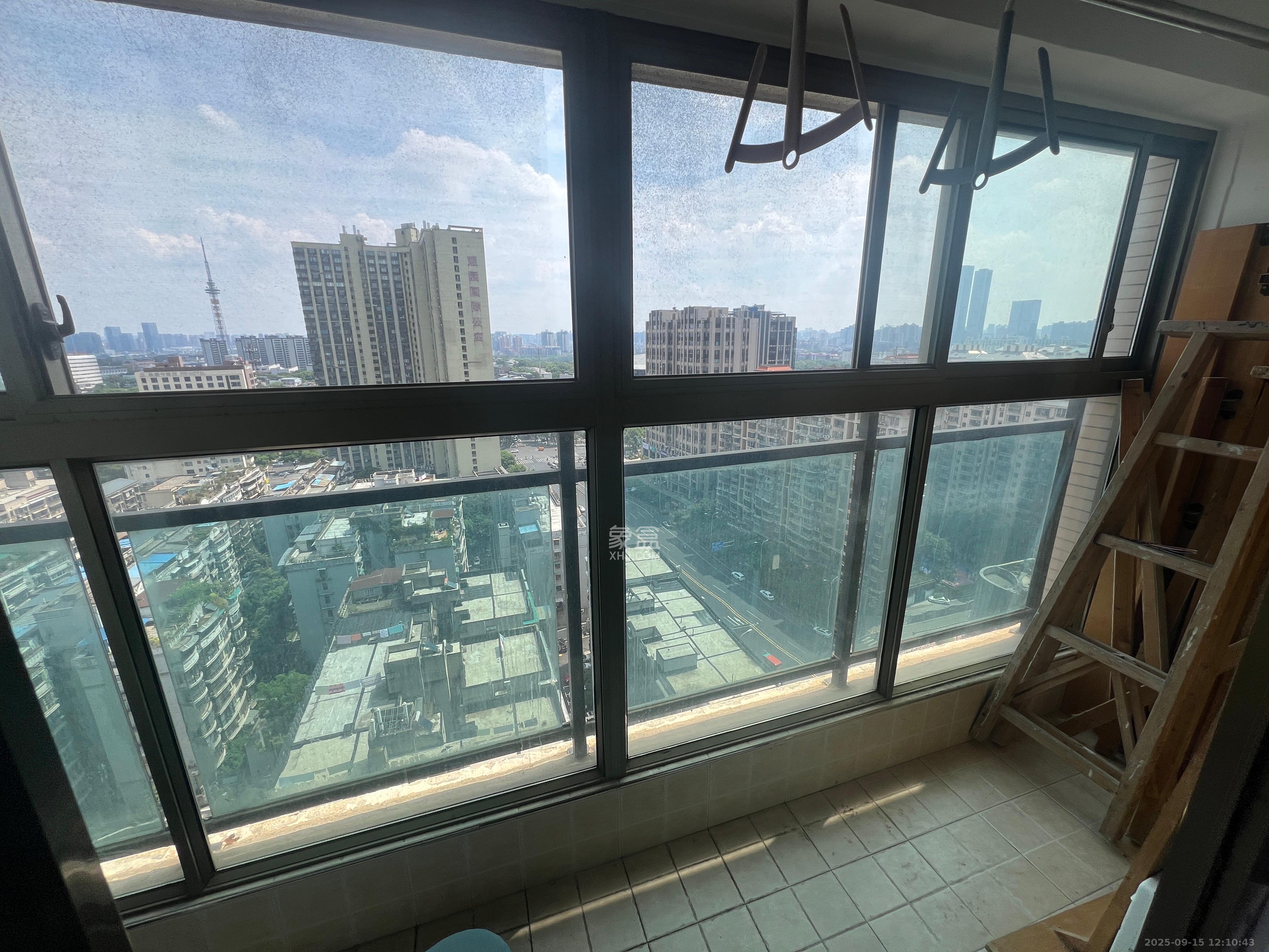 公园西郡 2室1厅1卫 2800.0元/月 公园西郡 2室1厅1卫 2800.0元/月室内图