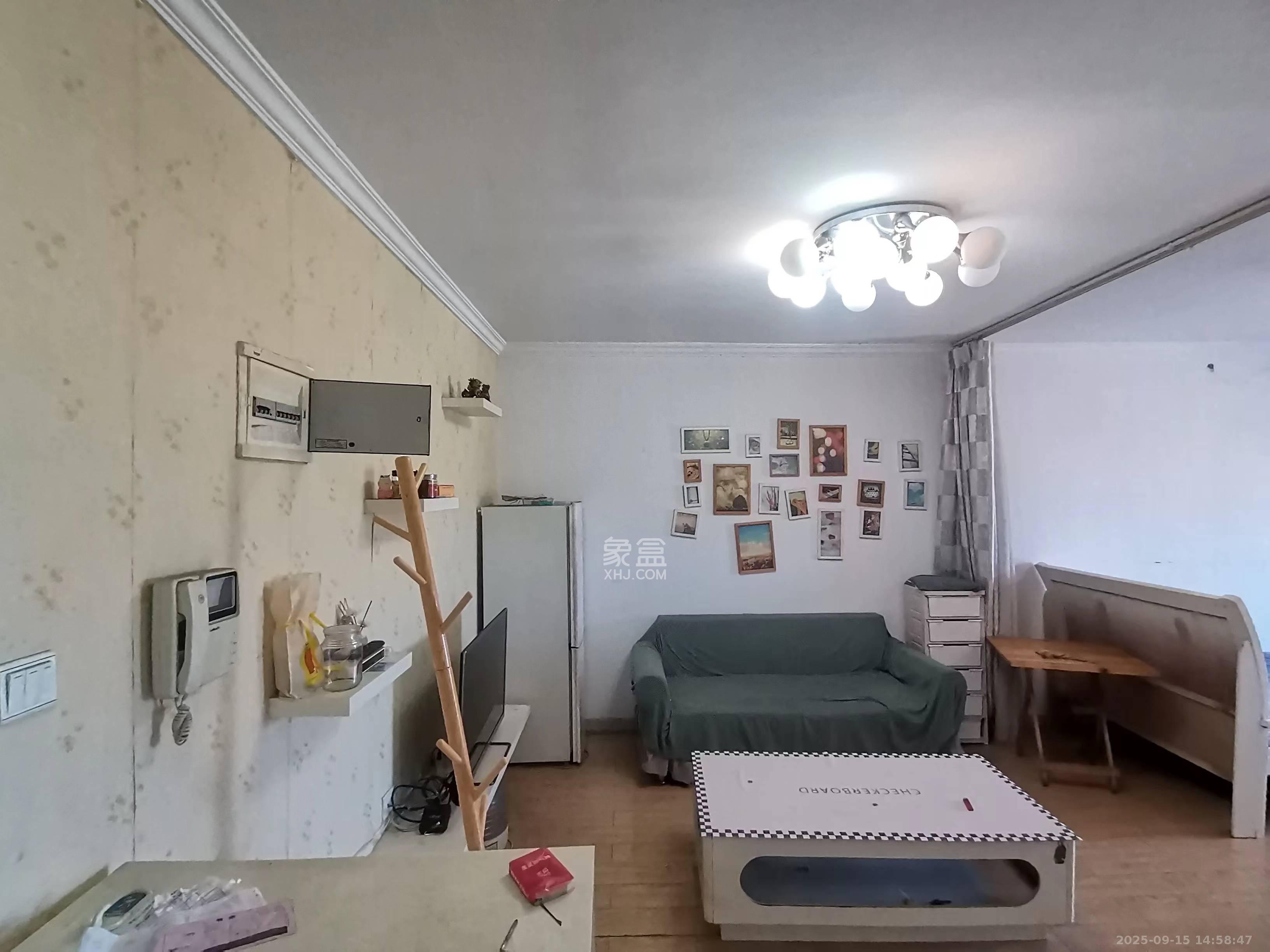 三重星都心  2室2厅1卫    2300.0元/月 三重星都心  2室2厅1卫    2300.0元/月