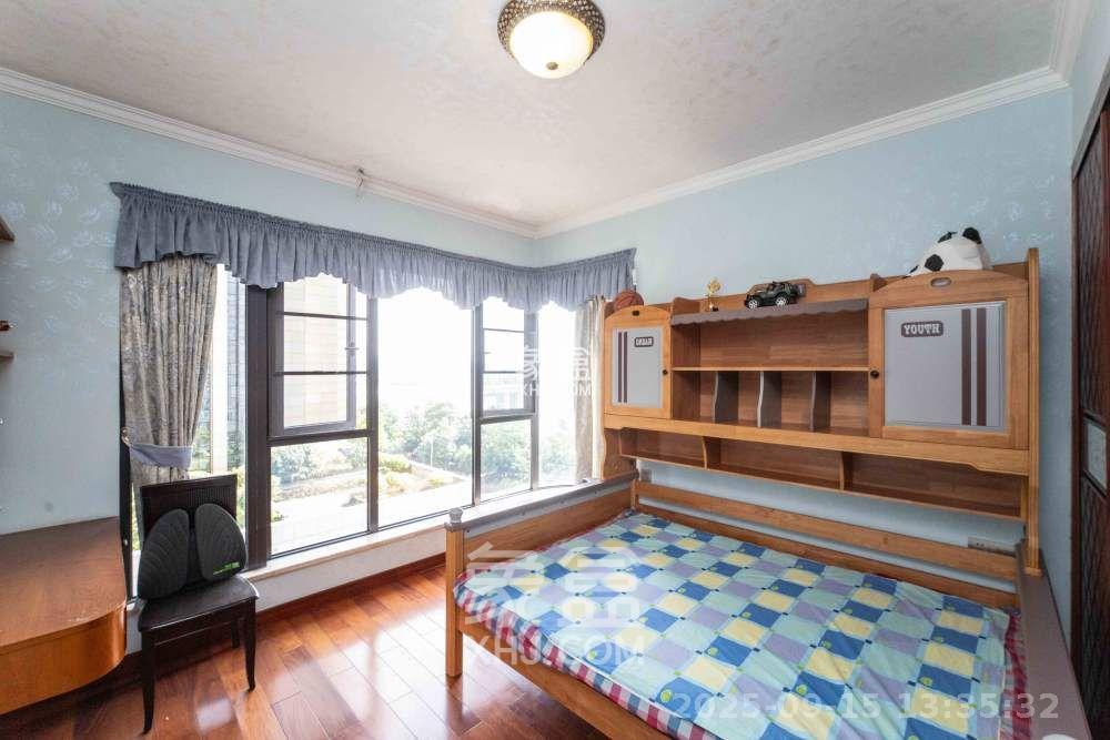 红橡华园(菲莎公馆)  3室2厅2卫    4000.0元/月 红橡华园(菲莎公馆)  3室2厅2卫    4000.0元/月室内图