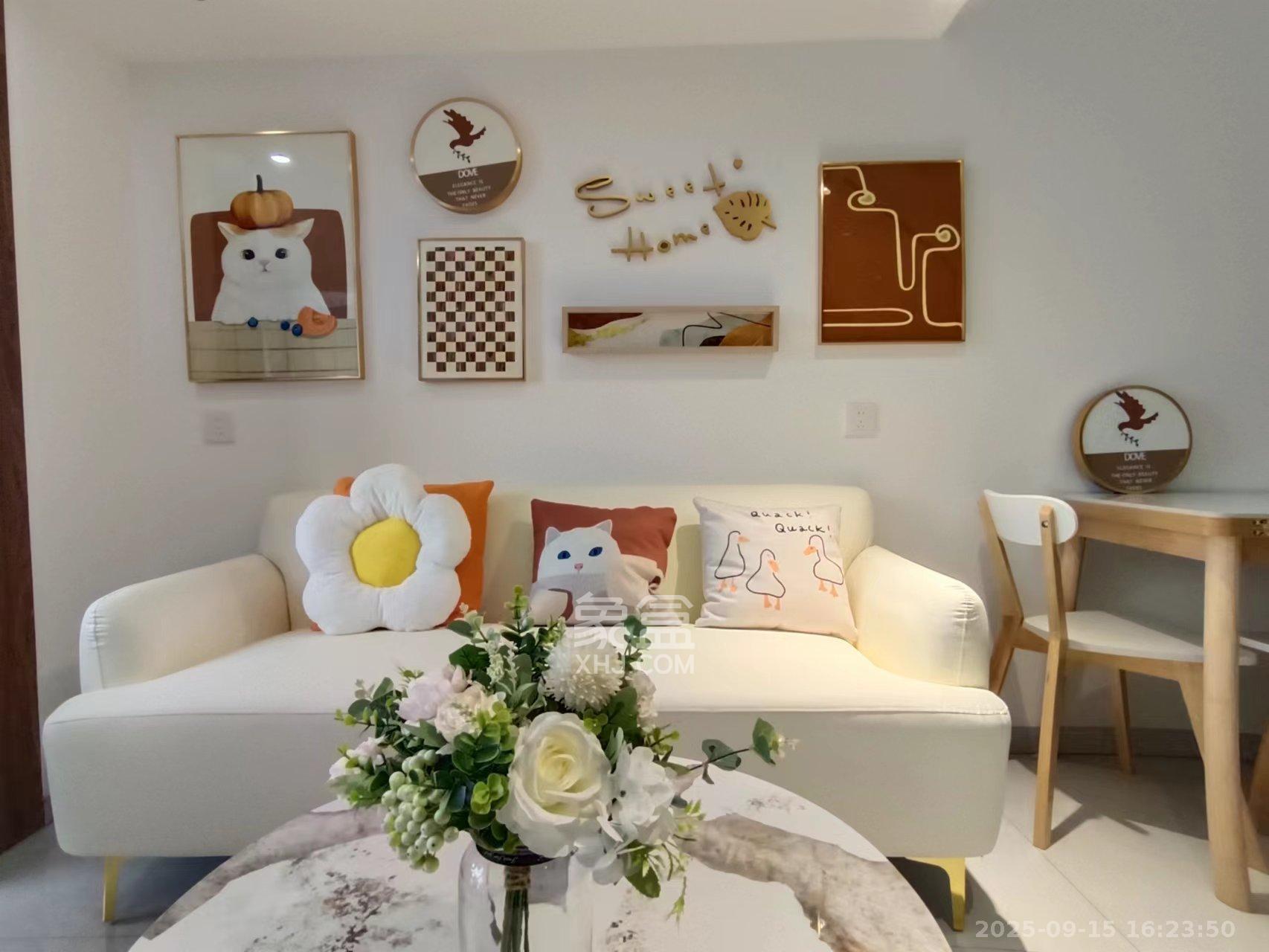 越秀悦湖台  2室1厅1卫    2400.0元/月室内图