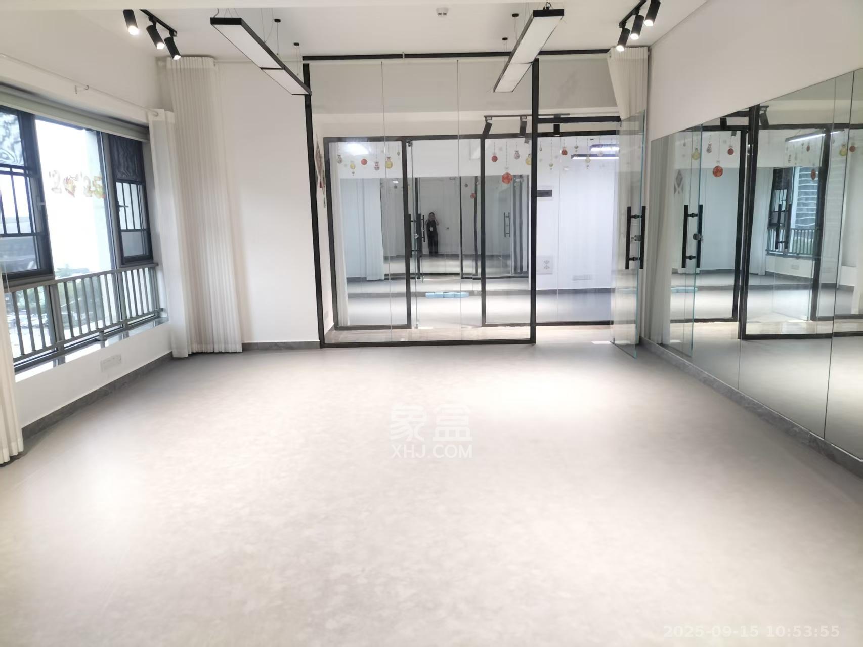 梅溪湖金茂湾  1室1厅1卫    6800.0元/月 梅溪湖金茂湾  1室1厅1卫    6800.0元/月室内图