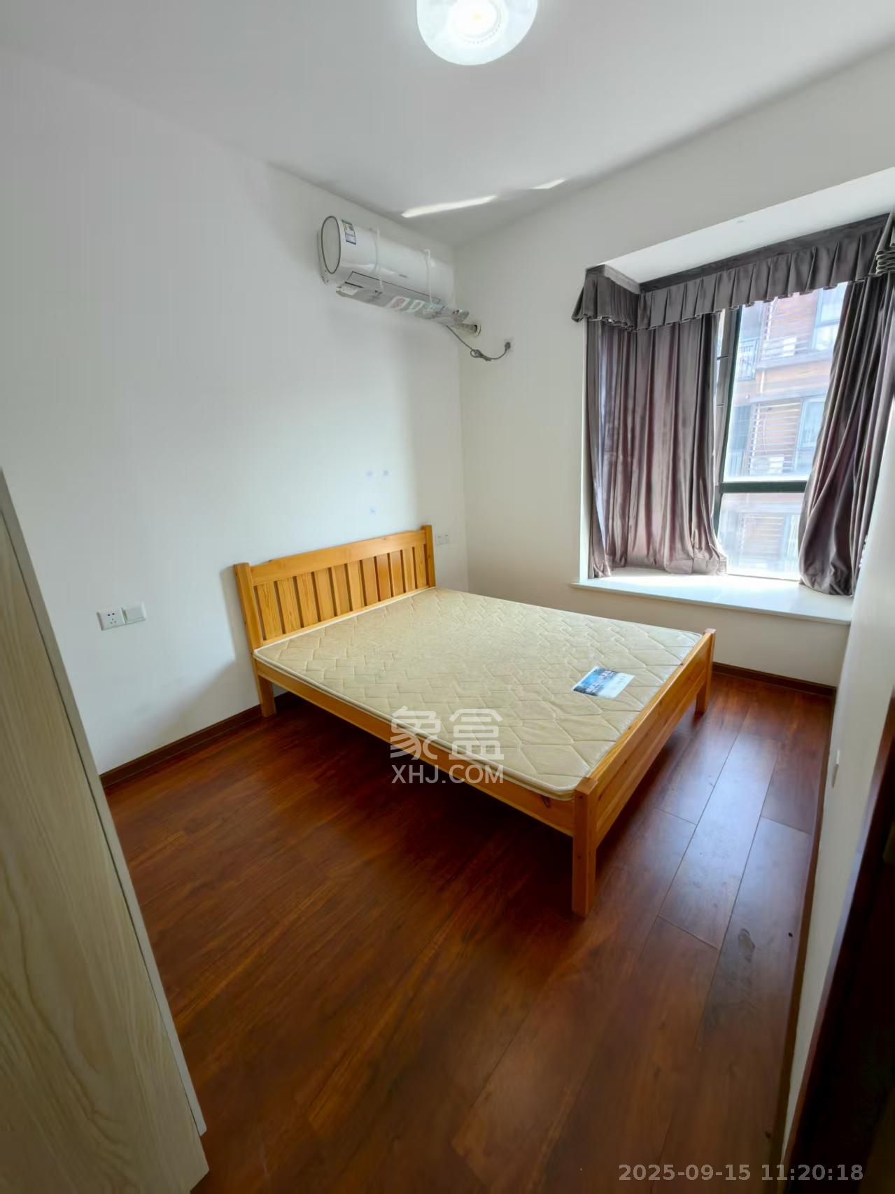 华美公寓(新猎鹰公寓)  2室2厅1卫    1800.0元/月 华美公寓(新猎鹰公寓)  2室2厅1卫    1800.0元/月室内图