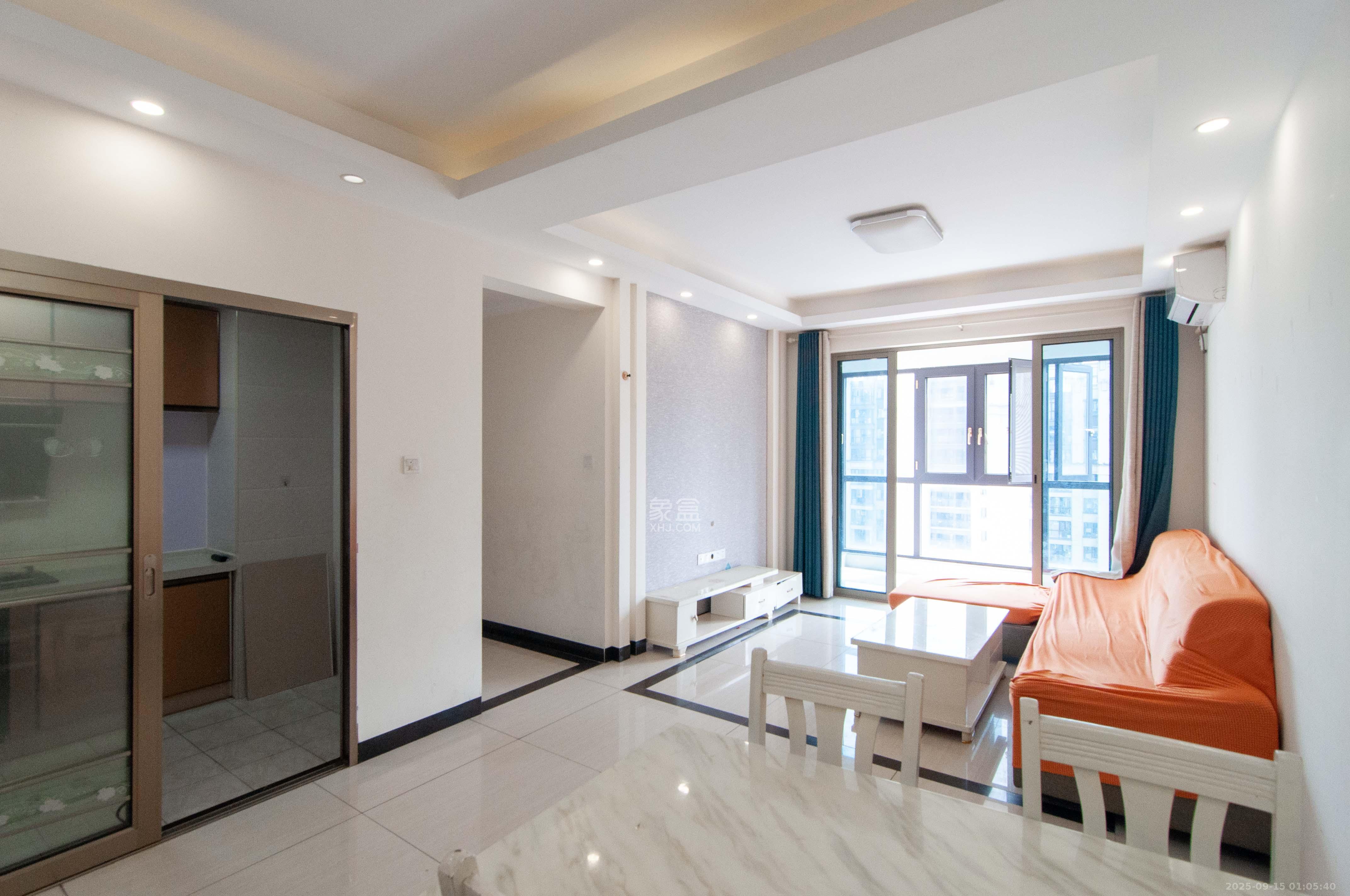 梅溪湖金茂悦(金悦雅苑)  3室2厅1卫    105.0万 梅溪湖金茂悦(金悦雅苑)  3室2厅1卫    105.0万客厅