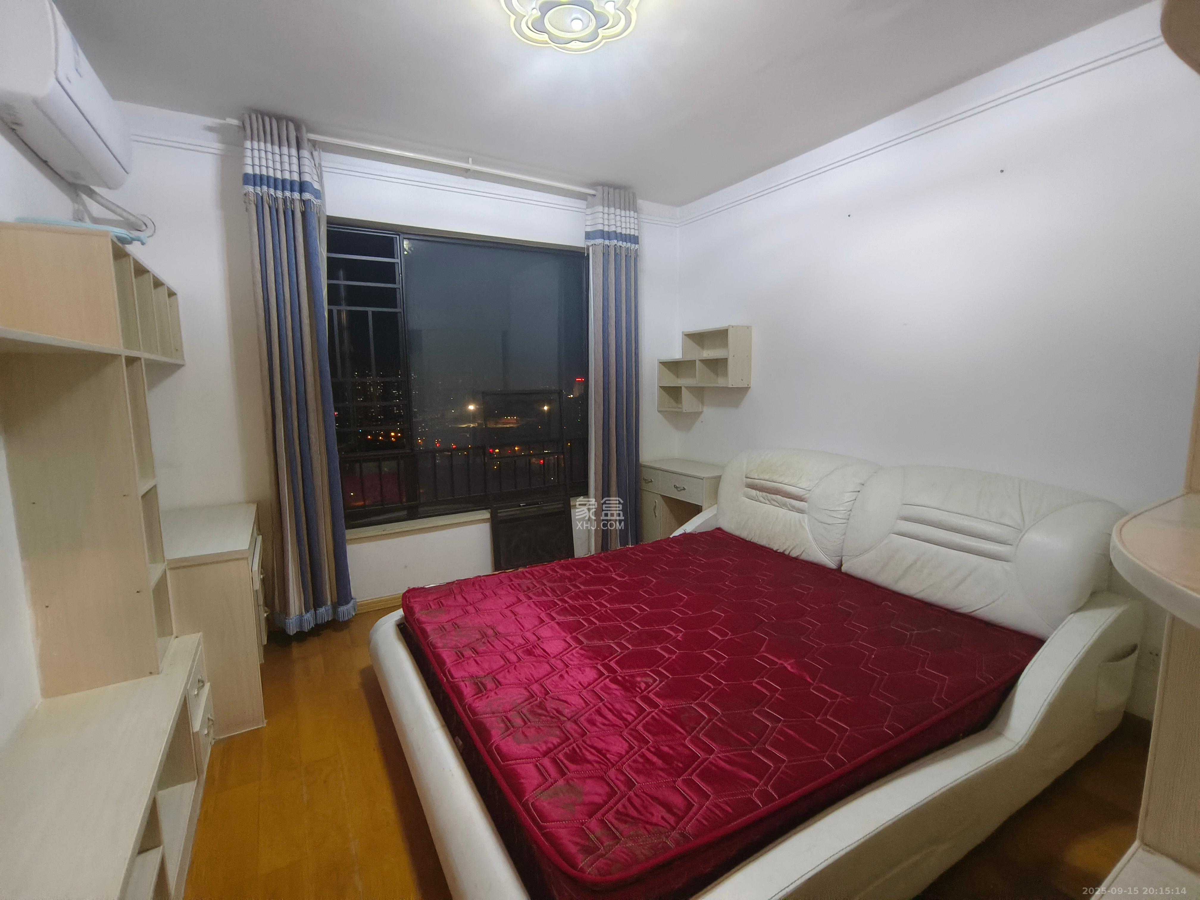 中海国际四期  3室2厅2卫    2200.0元/月室内图