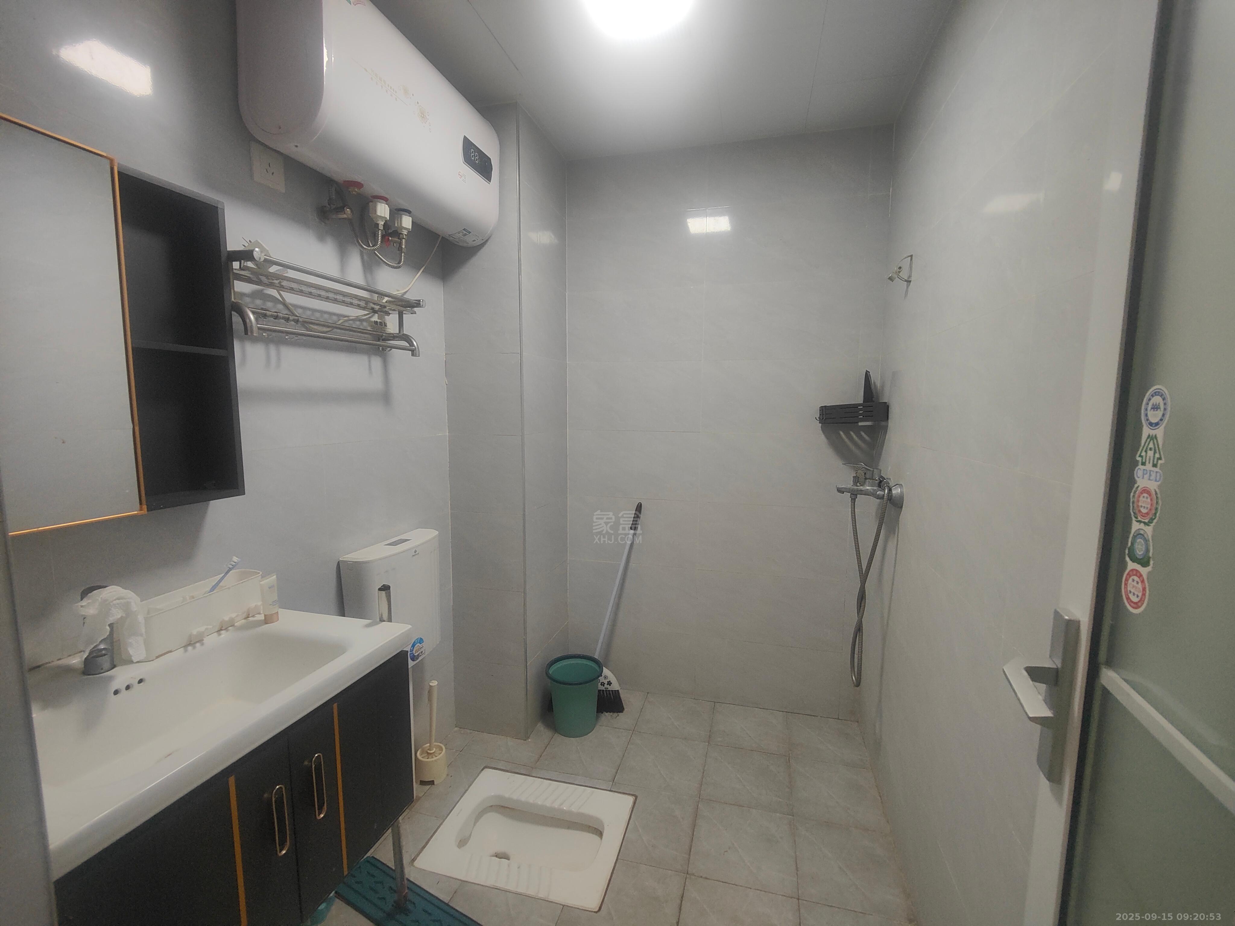 尚格广场 1室1厅1卫 1500.0元/月 尚格广场 1室1厅1卫 1500.0元/月室内图