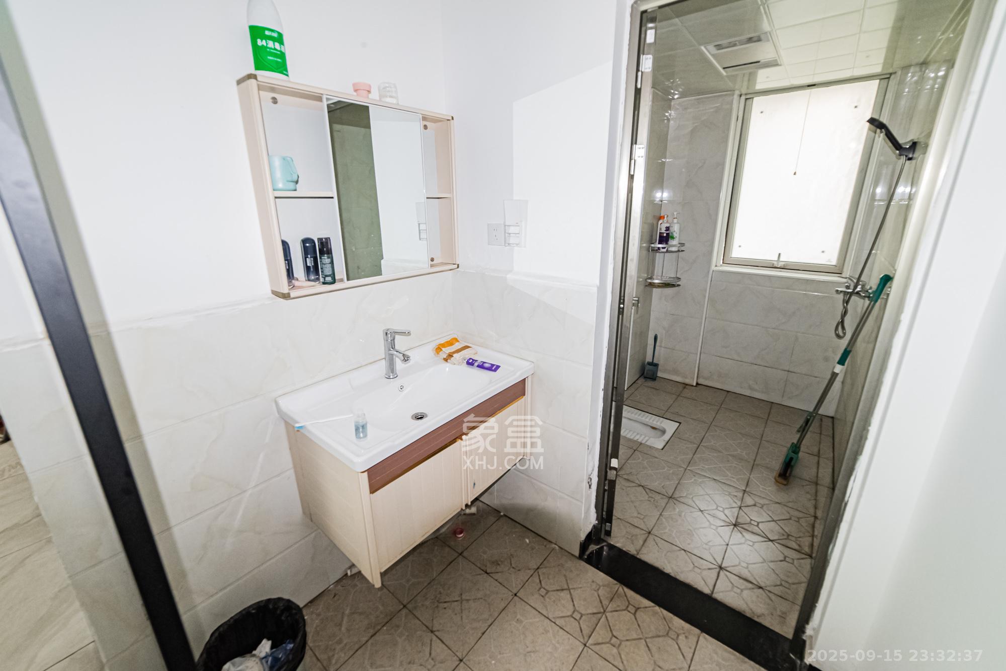 北辰三角洲E7区 4室2厅2卫 255.0万 北辰三角洲E7区 4室2厅2卫 255.0万卫生间