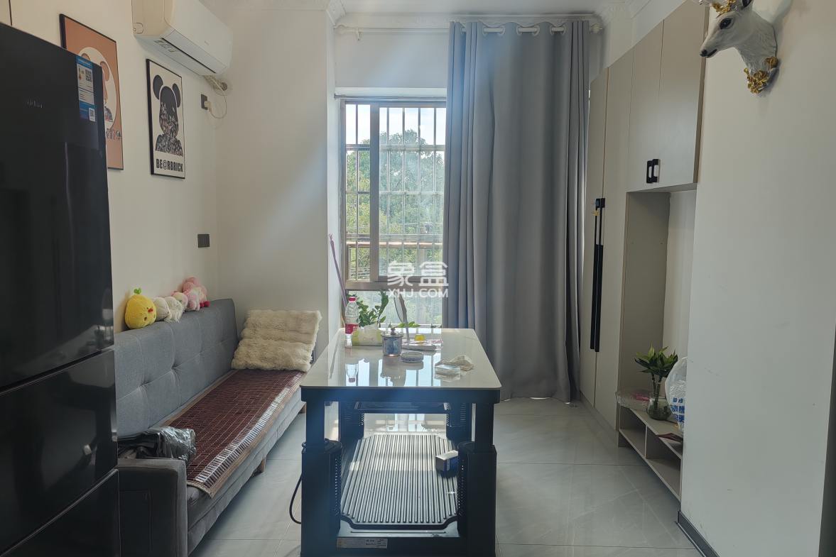 香格里拉  1室1厅1卫    1000.0元/月 香格里拉  1室1厅1卫    1000.0元/月室内图