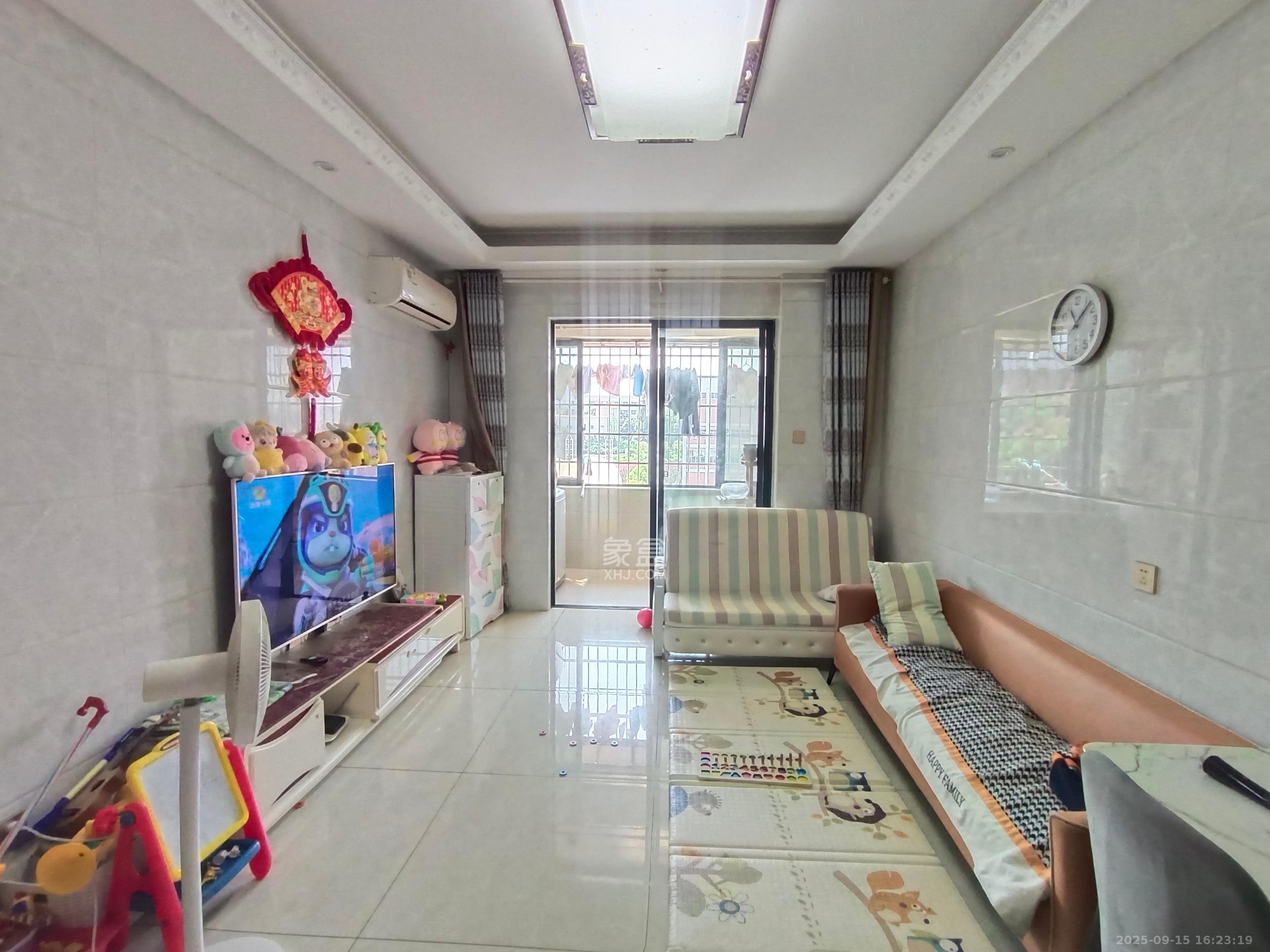 月亮湾草莓街区一、二期 3室2厅1卫 1800.0元/月 月亮湾草莓街区一、二期 3室2厅1卫 1800.0元/月室内图