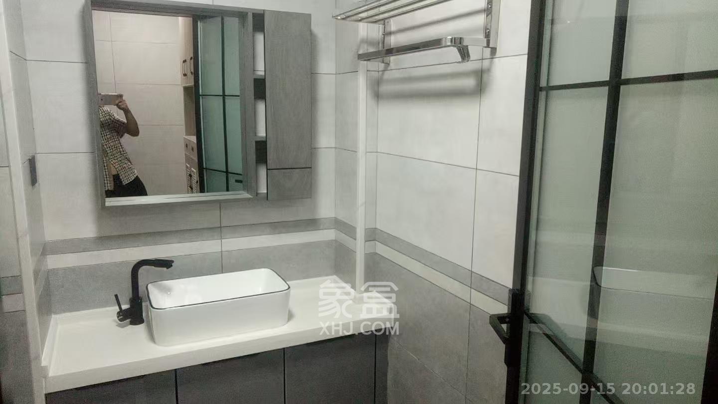 中南国际眼镜城(中伟商业中心) 1室0厅0卫 1700.0元/月 中南国际眼镜城(中伟商业中心) 1室0厅0卫 1700.0元/月室内图