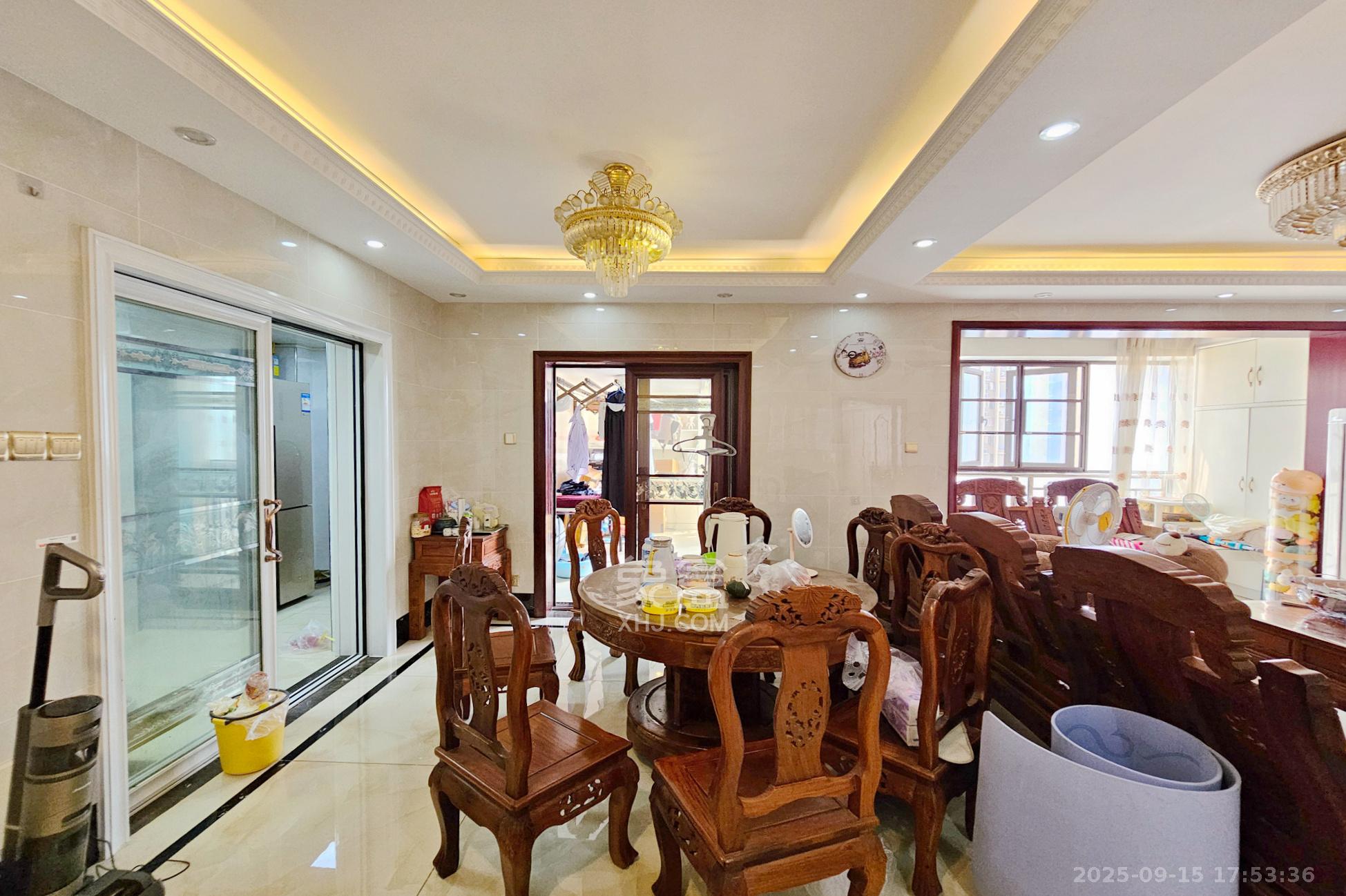 雨花公馆(紫苔名苑) 4室2厅2卫 155.0万 雨花公馆(紫苔名苑) 4室2厅2卫 155.0万客厅