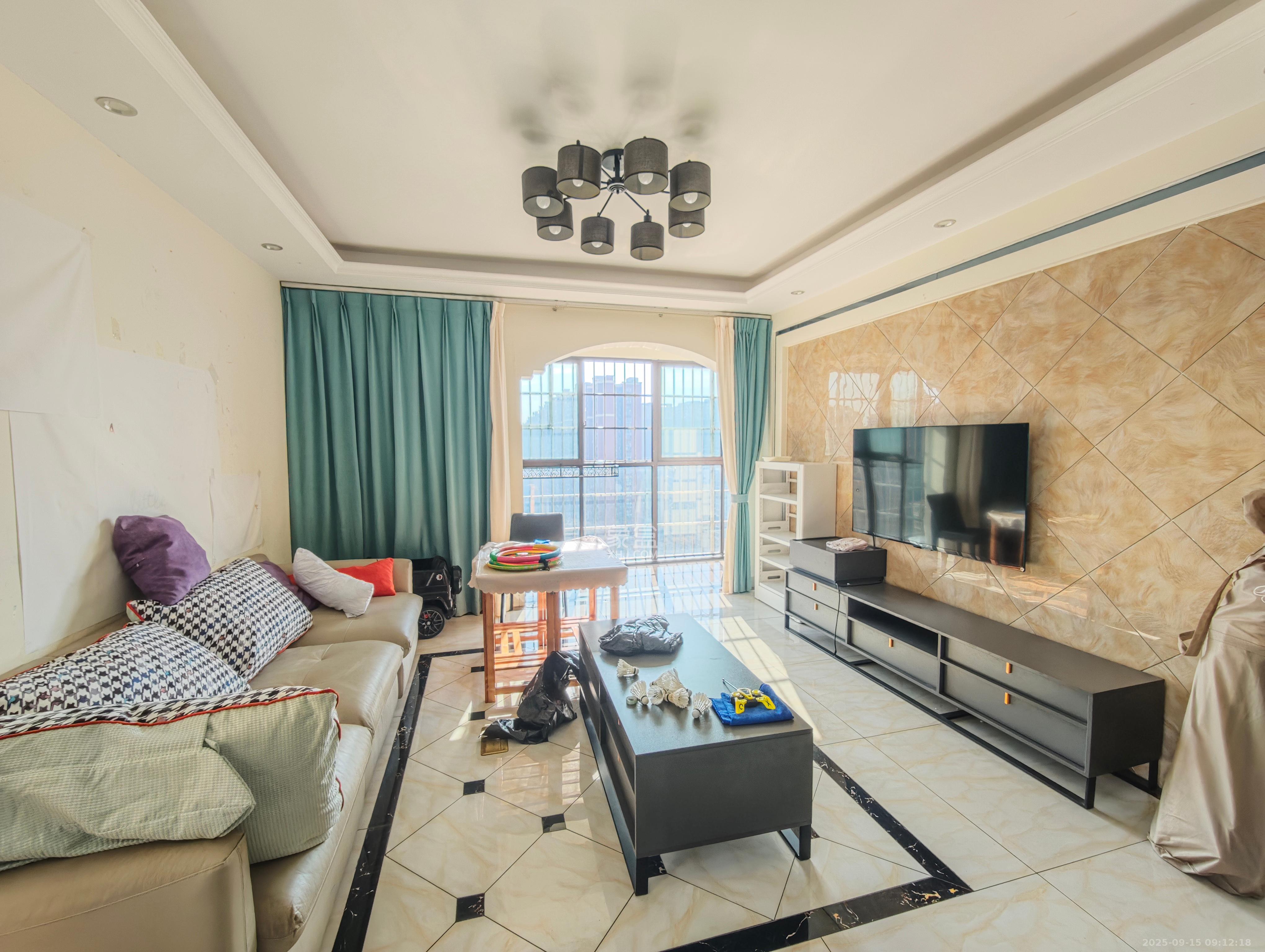 华润五彩城 4室2厅2卫 2800.0元/月 华润五彩城 4室2厅2卫 2800.0元/月室内图