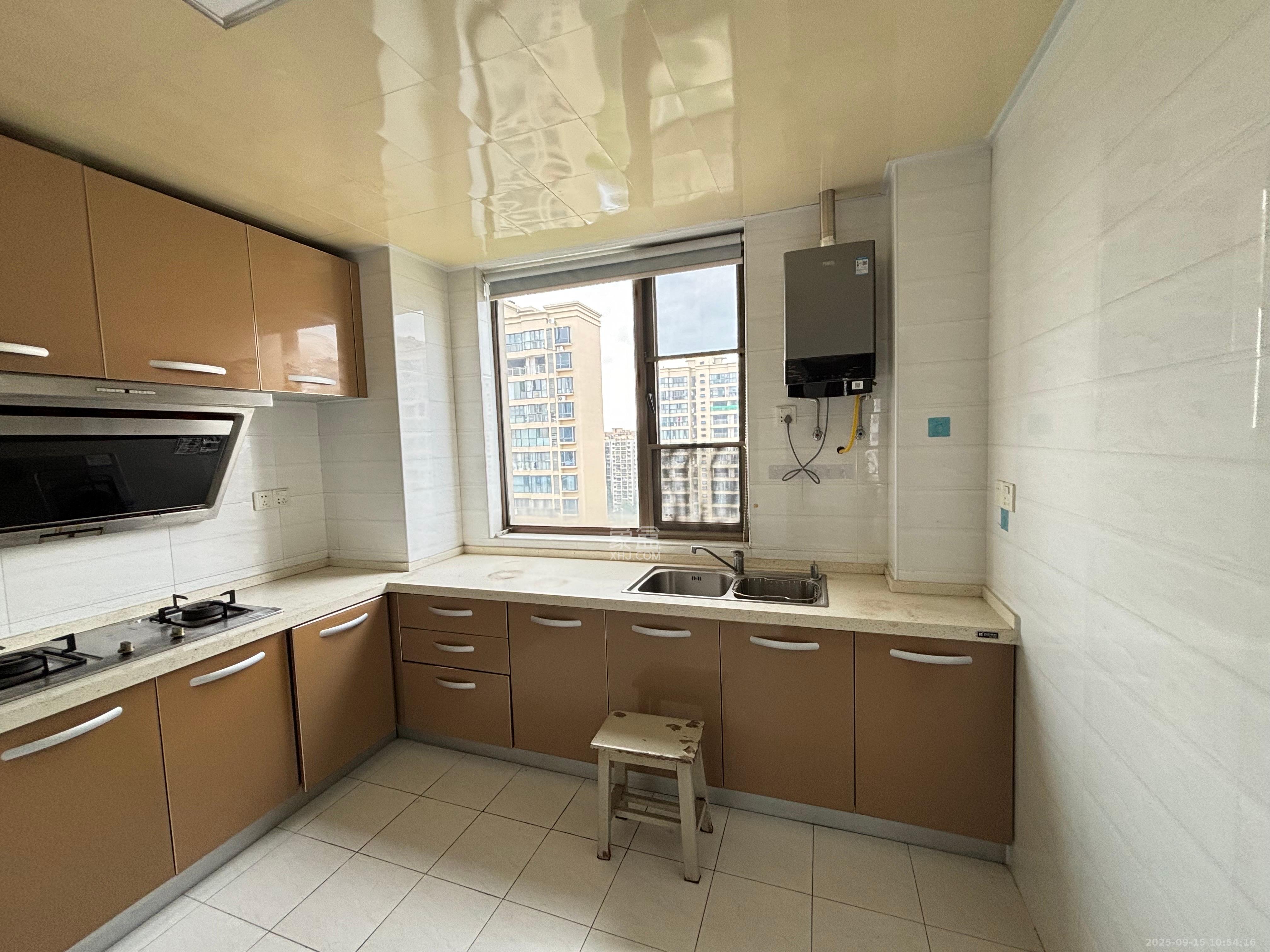 和馨佳园 4室2厅2卫 3300.0元/月 和馨佳园 4室2厅2卫 3300.0元/月室内图