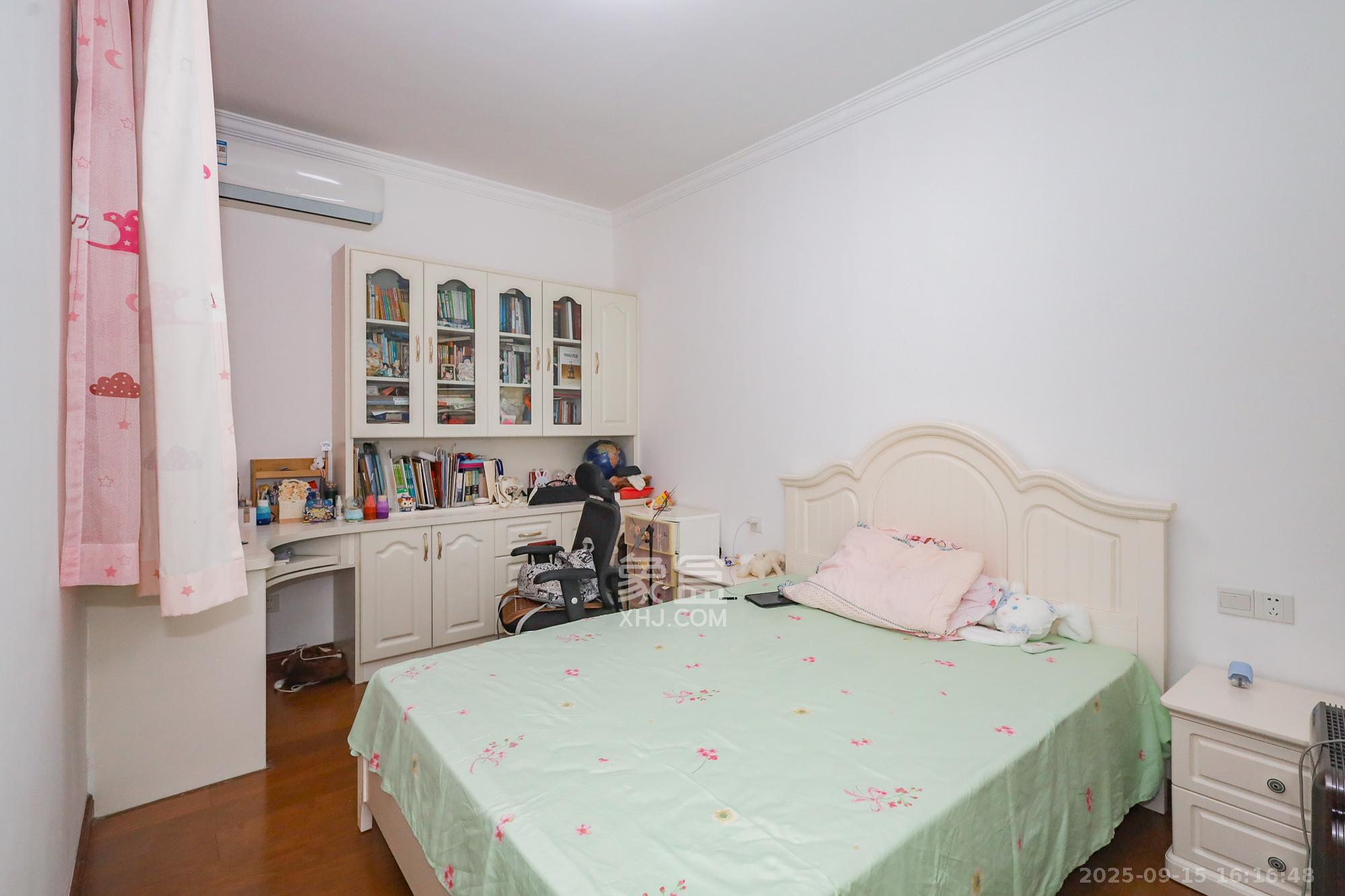 八方小区C区  3室2厅1卫    330.0万 八方小区C区  3室2厅1卫    330.0万卧室