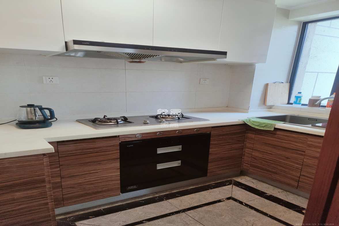 中海新城熙岸(中信新城五期)  3室2厅1卫    2400.0元/月 中海新城熙岸(中信新城五期)  3室2厅1卫    2400.0元/月室内图