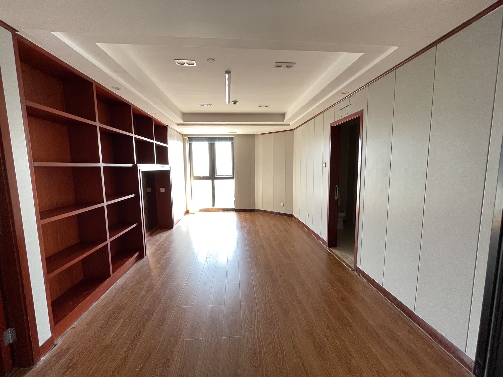 明光国际大酒店  1室1厅1卫    2700.0元/月 明光国际大酒店  1室1厅1卫    2700.0元/月室内图