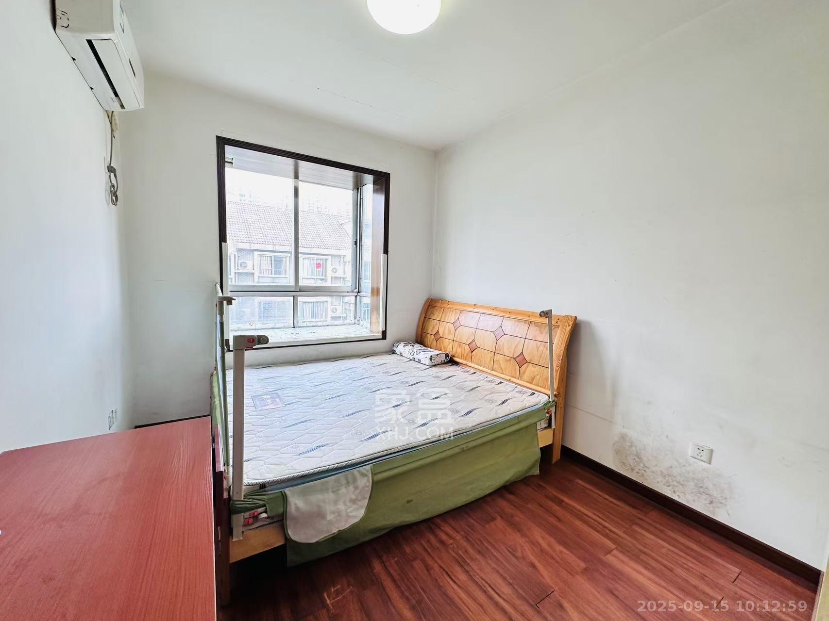 华新花苑  3室2厅1卫    1900.0元/月室内图