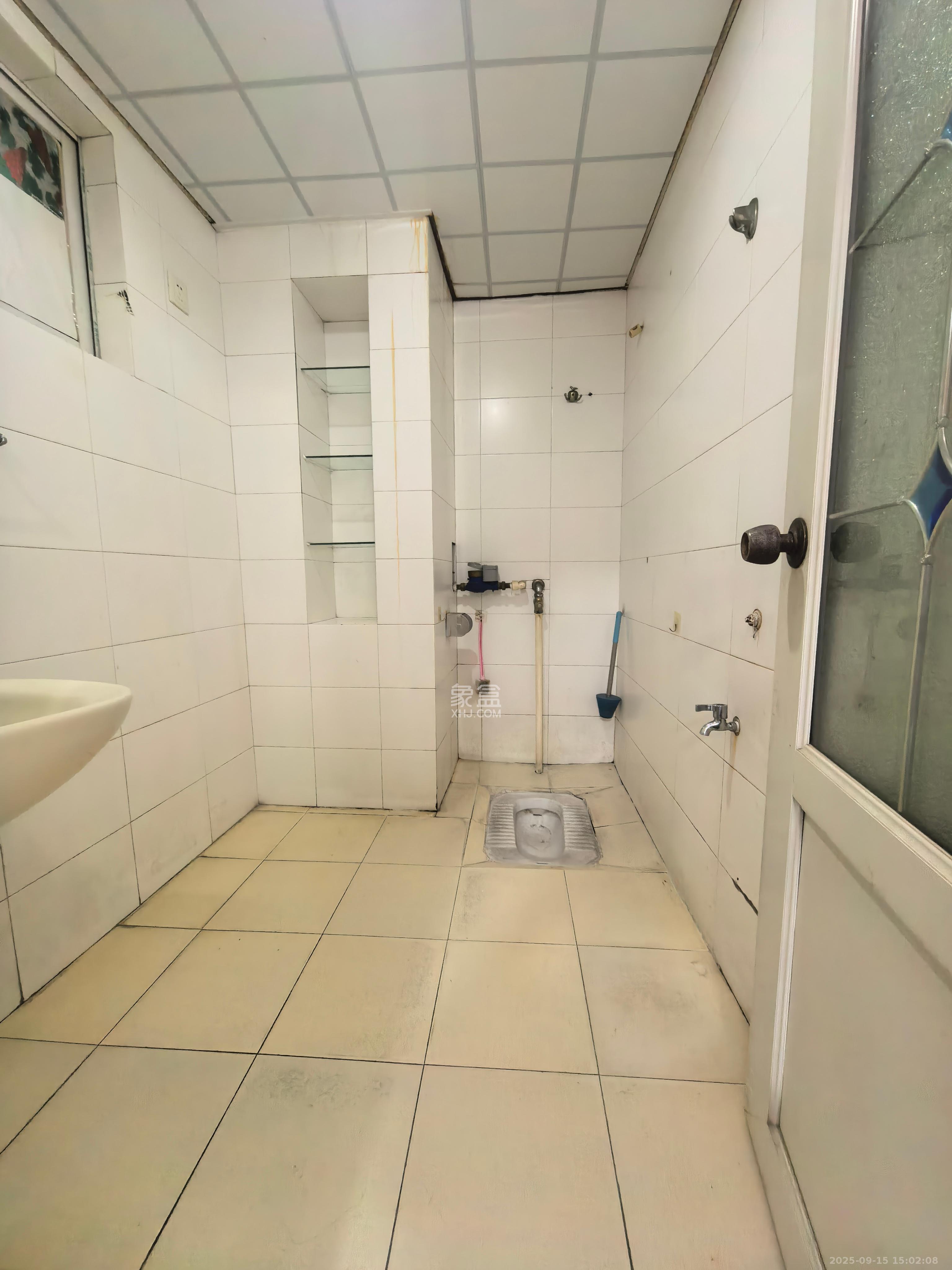 兴威名座  2室2厅1卫    2500.0元/月 兴威名座  2室2厅1卫    2500.0元/月室内图