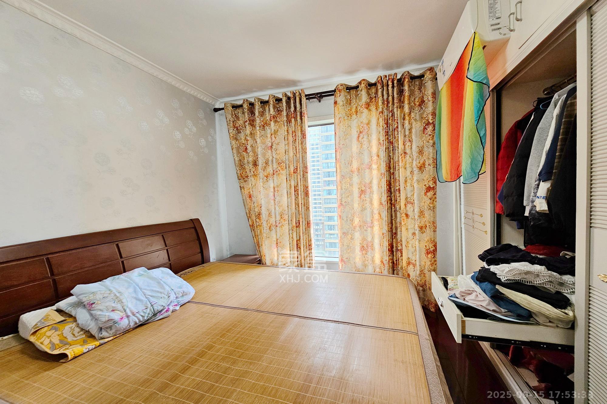 雨花公馆(紫苔名苑)  4室2厅2卫    155.0万卧室