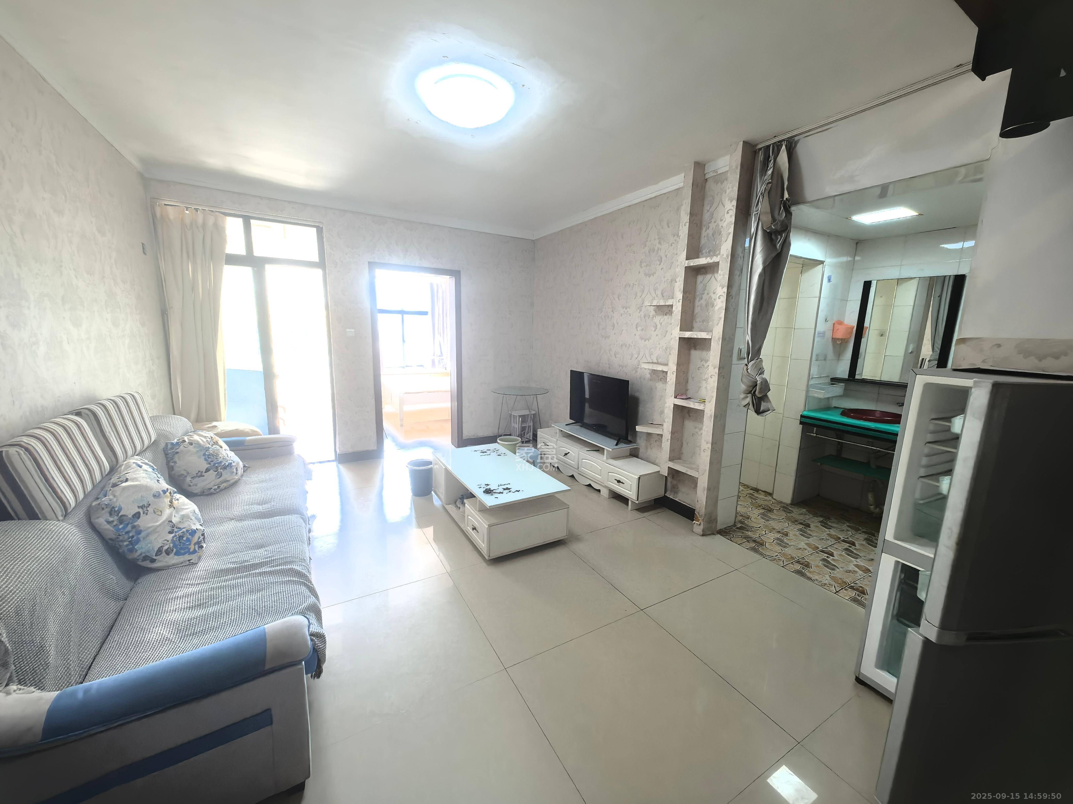 加加大街(华景苑) 3室2厅2卫 2000.0元/月 加加大街(华景苑) 3室2厅2卫 2000.0元/月室内图