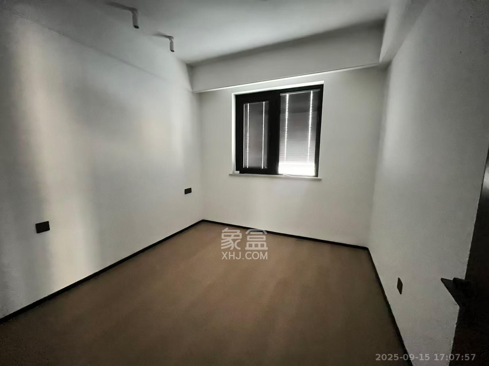 万科滨河道  3室2厅2卫   3000.00元/月室内图