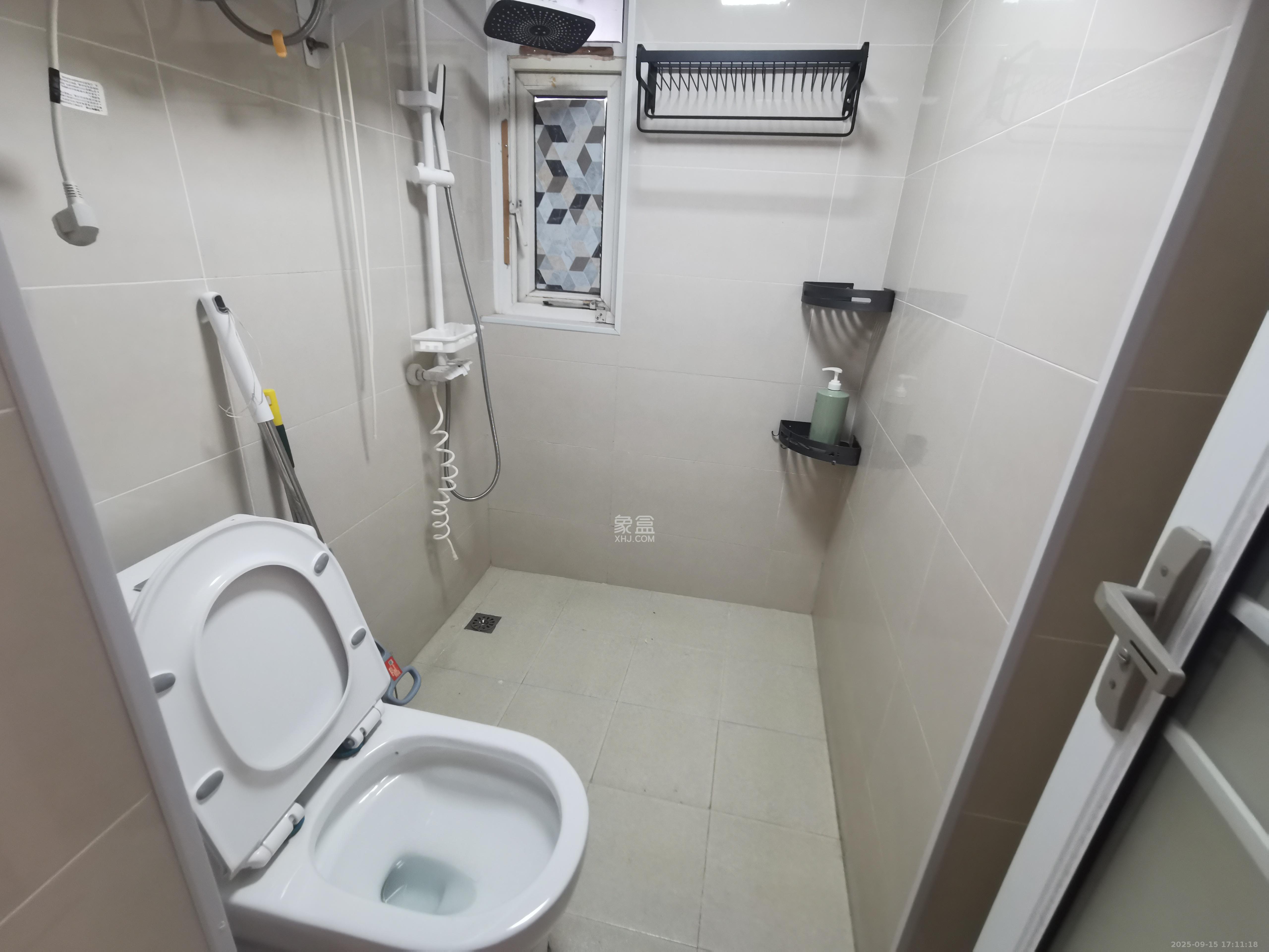 青年公寓 1室1厅1卫 1700.0元/月 青年公寓 1室1厅1卫 1700.0元/月室内图