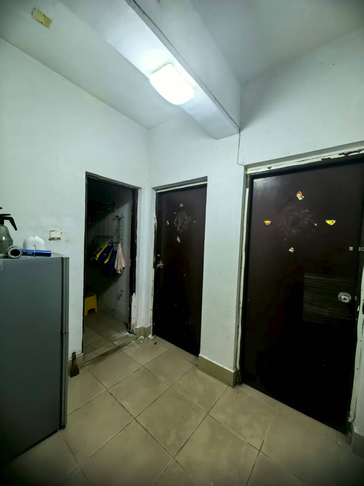 高速路小区 2室1厅1卫 1600.0元/月 高速路小区 2室1厅1卫 1600.0元/月室内图